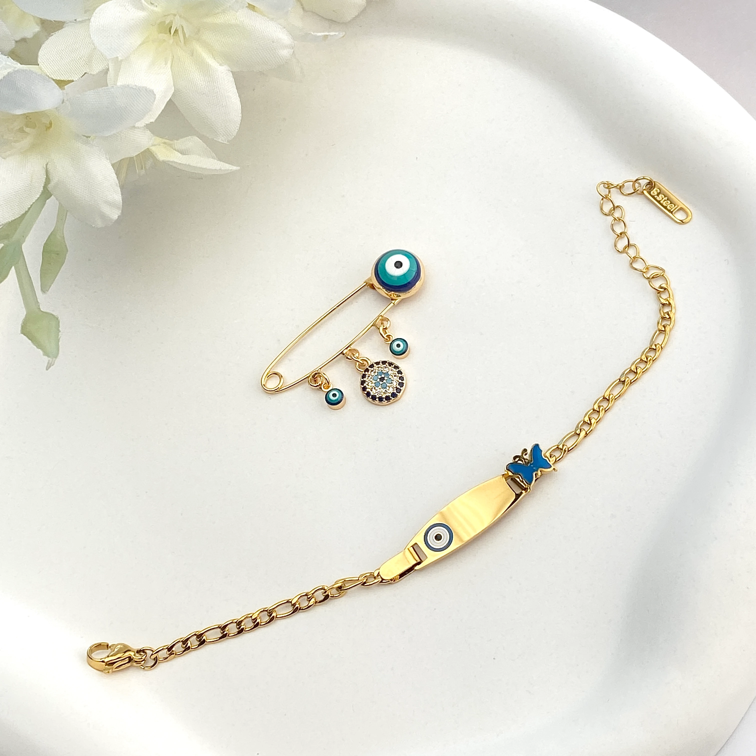 Bebek Hediyelik Bileklik Künye ve Yaka İğnesi Seti Nazar Maşallah Set