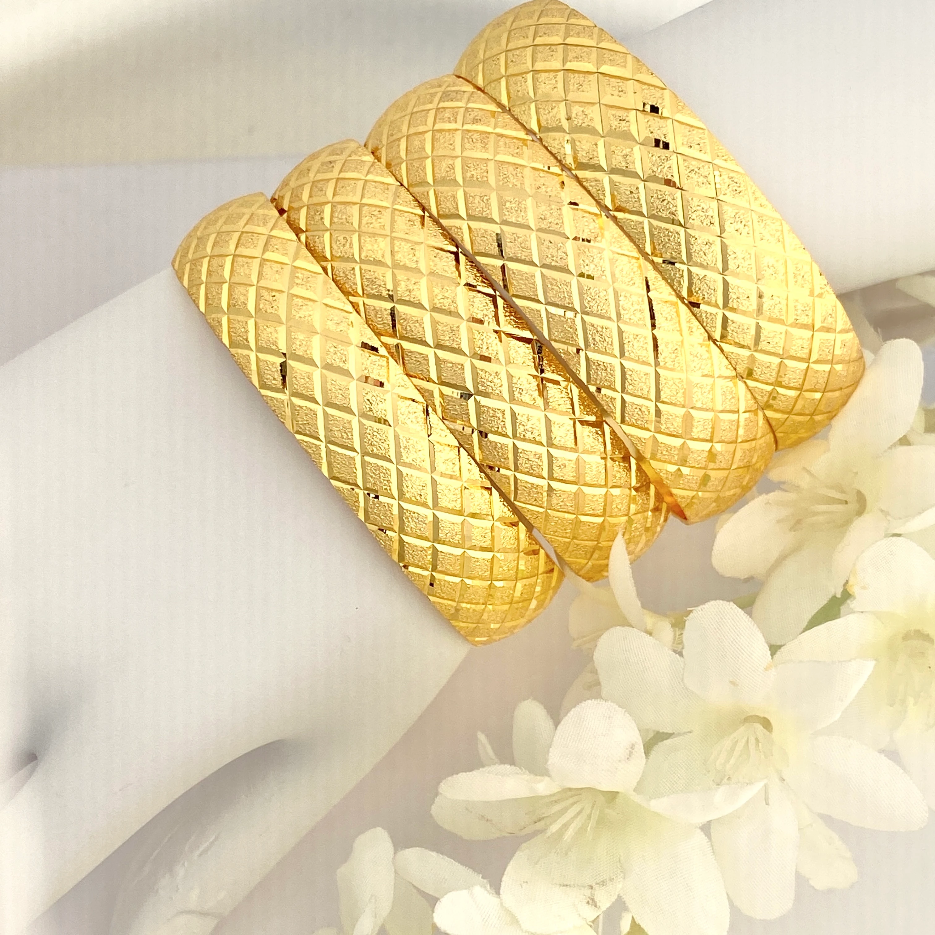 22 Ayar Altın Kaplama Bilezik Baklava Desen Kadın İmitasyon Bilezik 1.5cm (1 Adet)