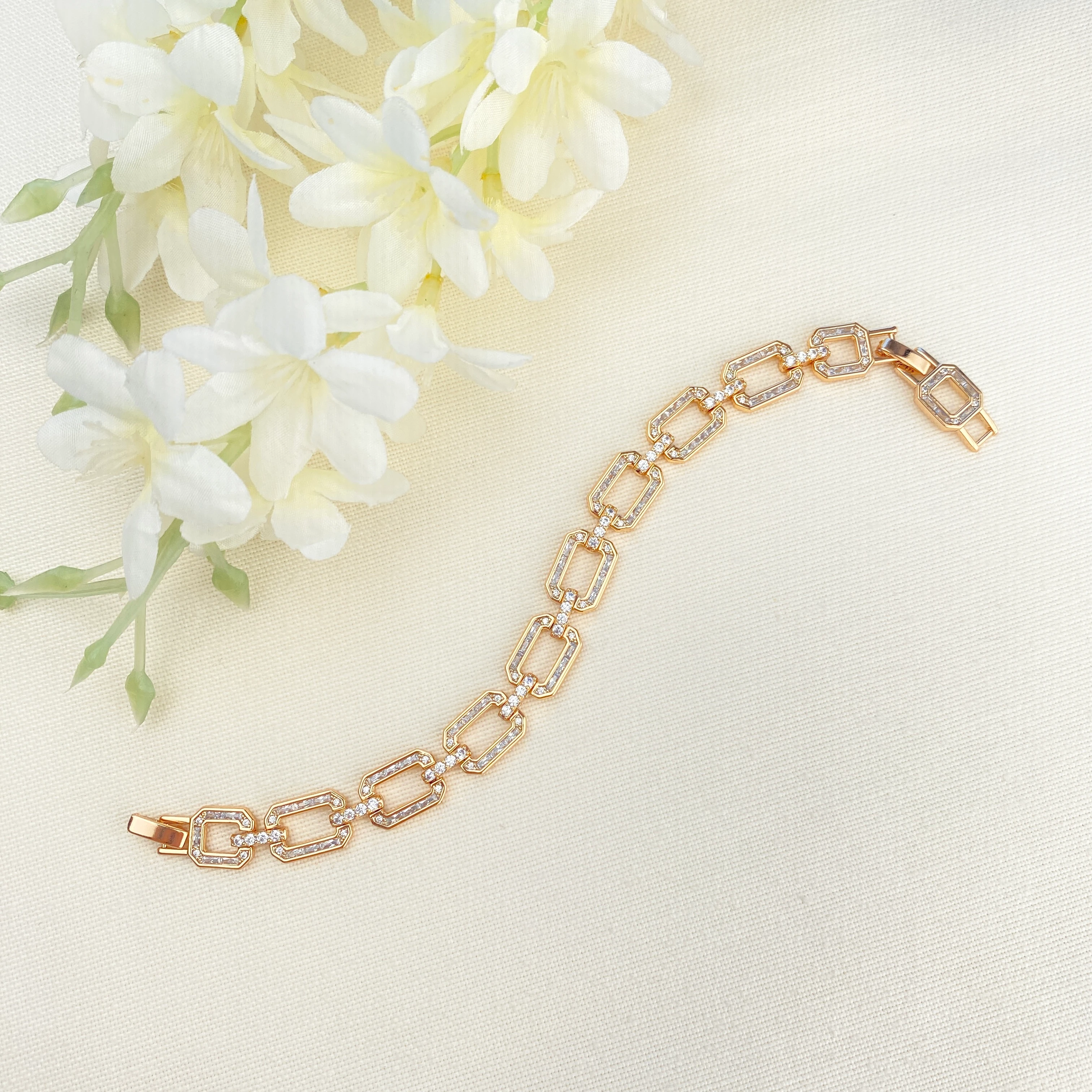 Kadın Bileklik Serenay Model Kare Halka Full Zirkon Kararmaz Xuping Vip Seri Rose 20 cm