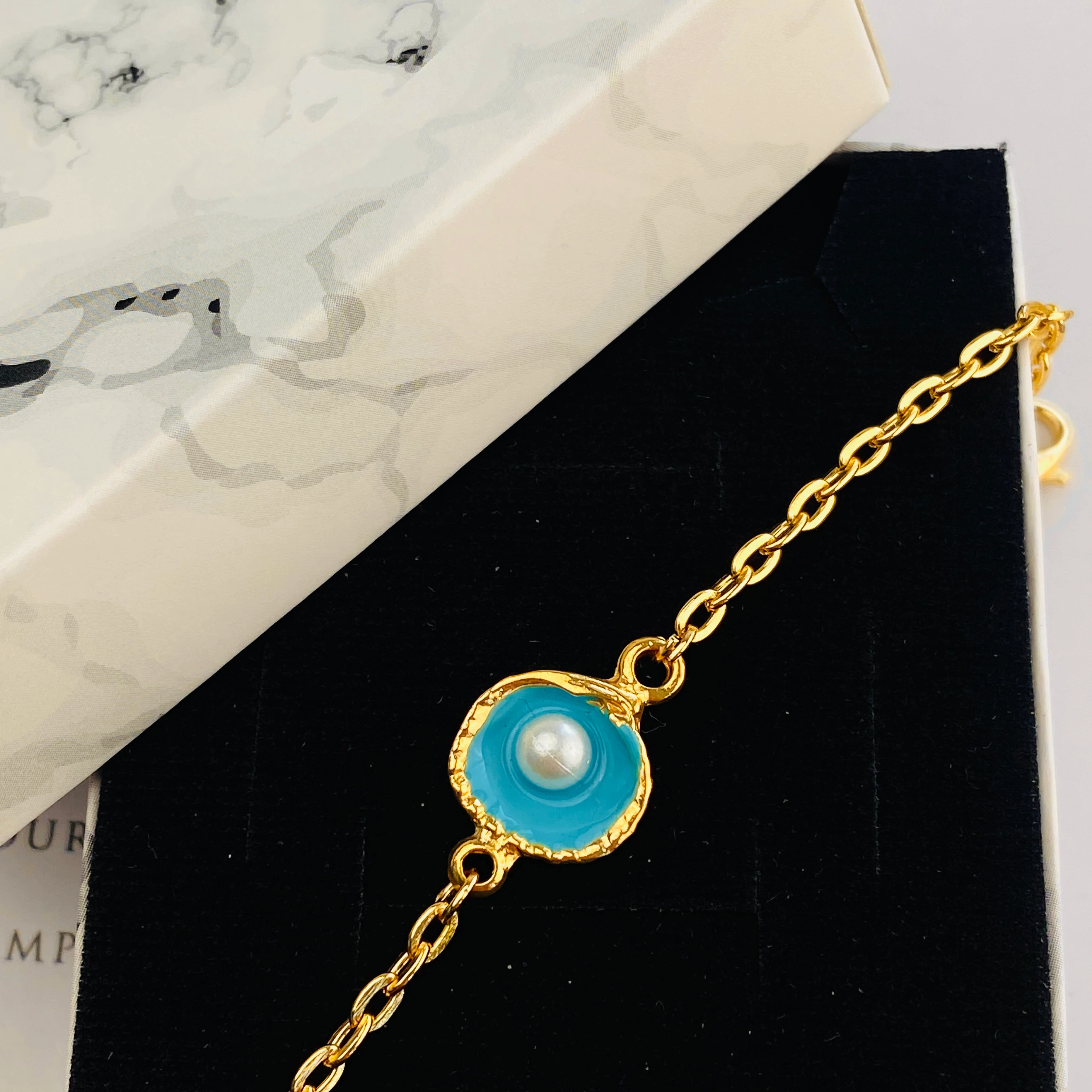 Mineli Bileklik İncili Deniz Kabuğu Bileklik Pirinç Gold 17+5cm