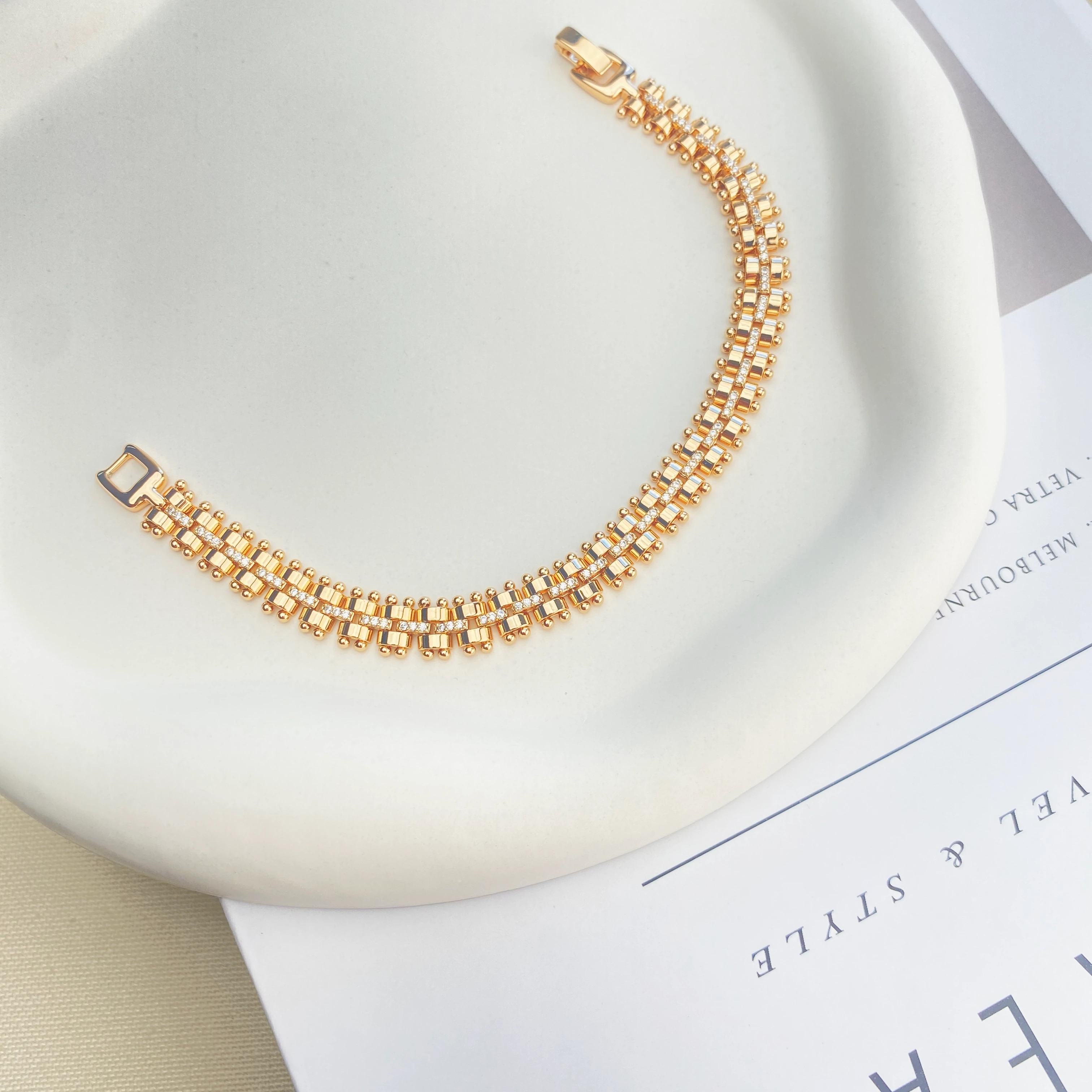 Kuyumcu Model Taşlı Bileklik Çelik Kararmaz Xuping Vip Seri Yüksek Kalite 19cm