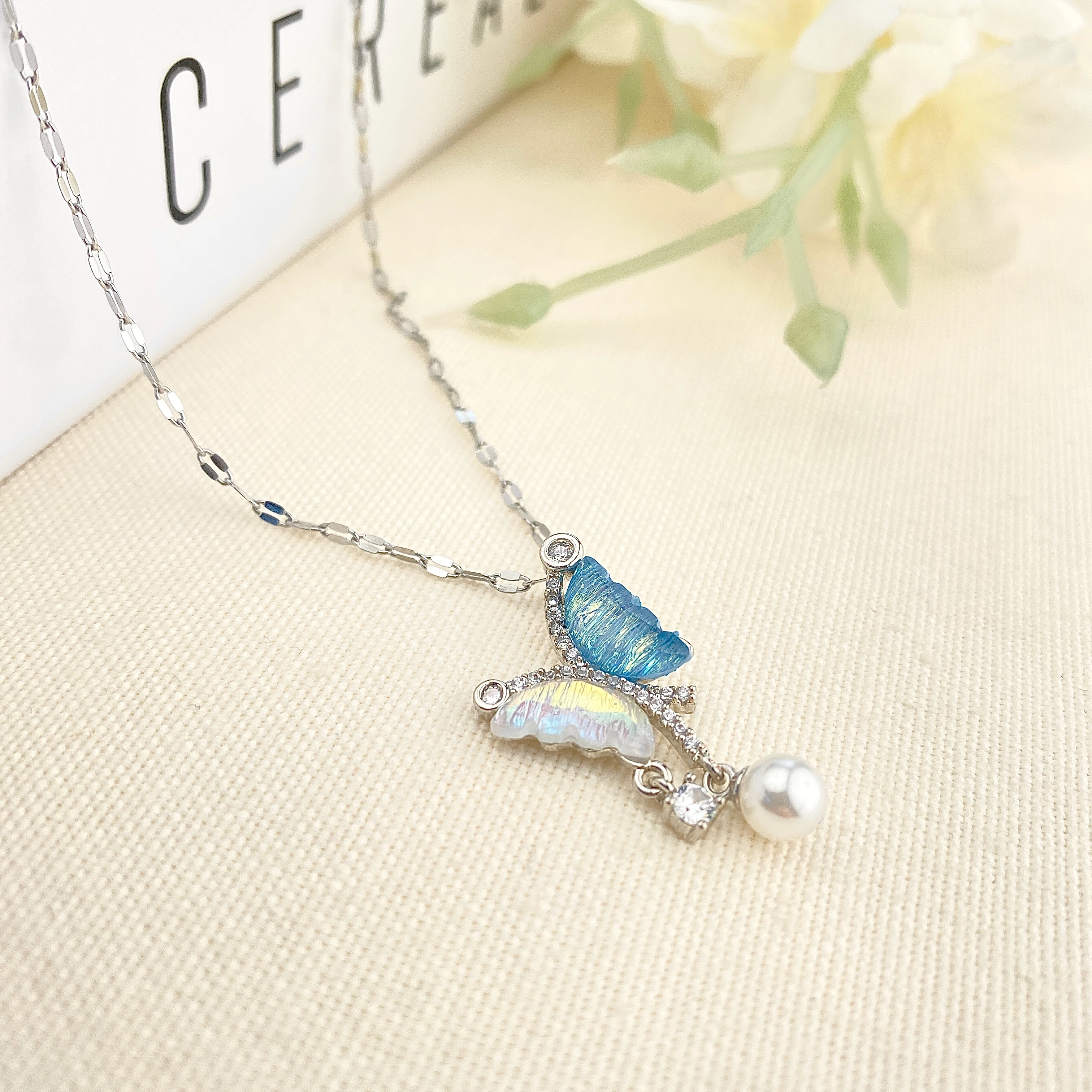 Kadın Kolye Zirkon Taşlı İnci Kelebek Kolye Gümüş 45cm