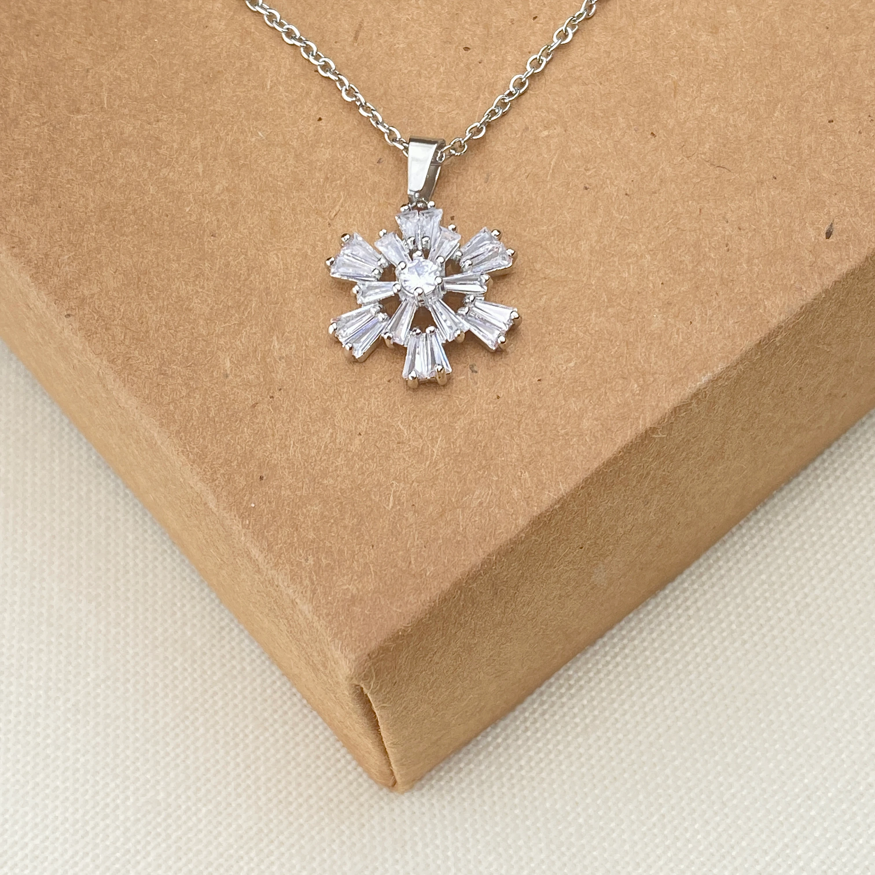 Kar Tanesi Kolye Baget Zirkon Taşlı Çelik Kolye