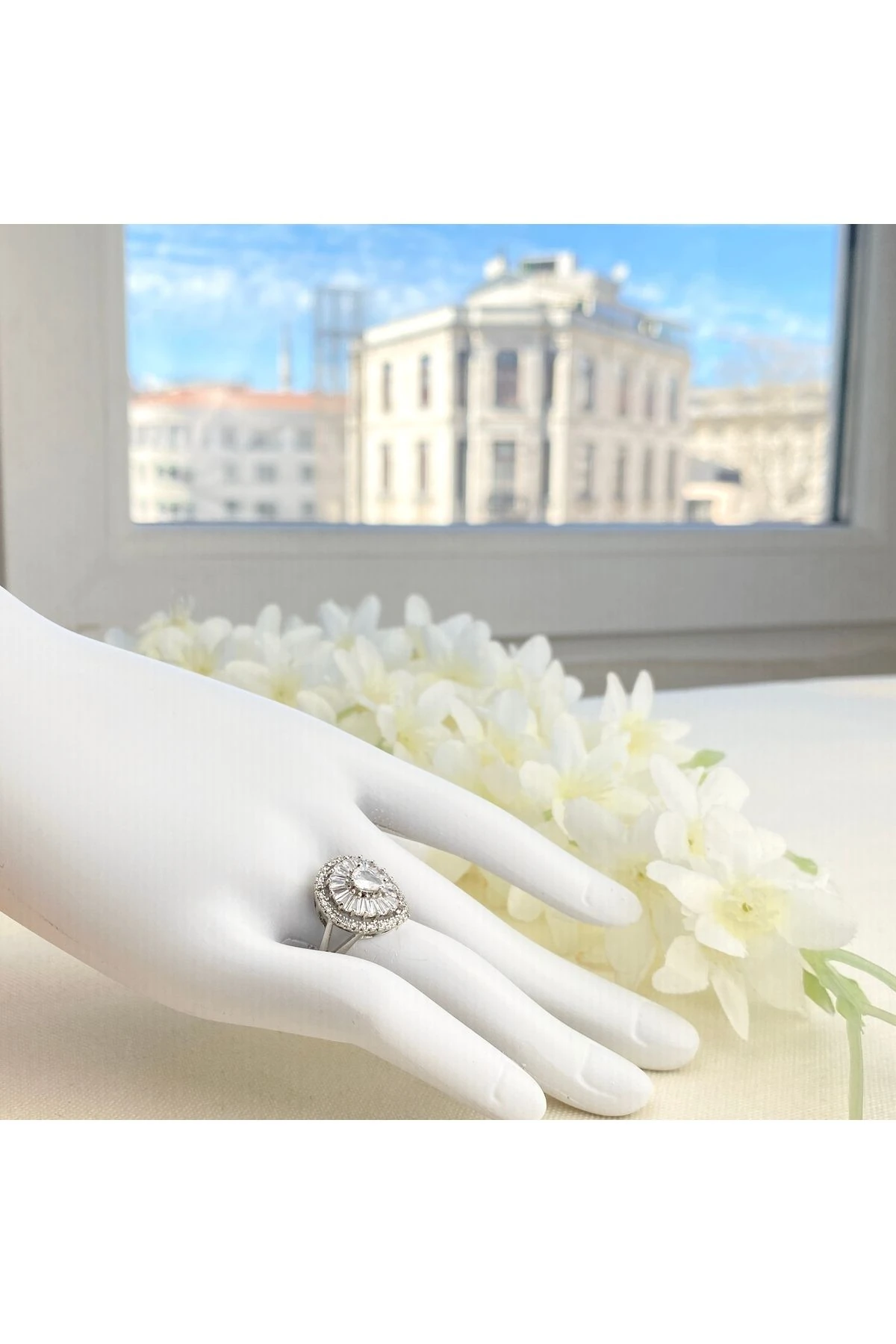 Kadın Yüzük Damla Kesim Pırlanta Montür Zirkon Taş Silver