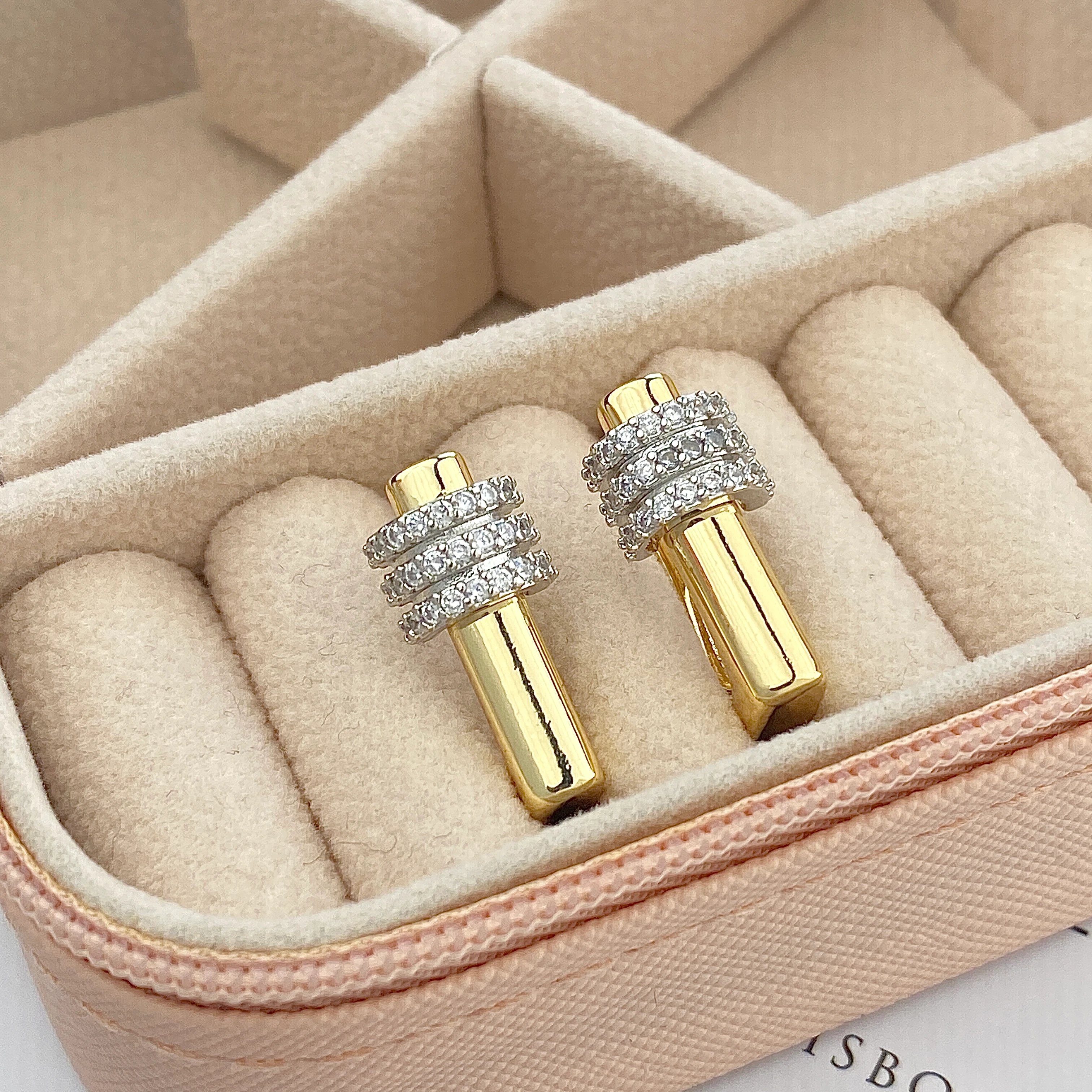 Kadın Küpe Trend Model Zirkon Taşlı Çelik Küpe Gold