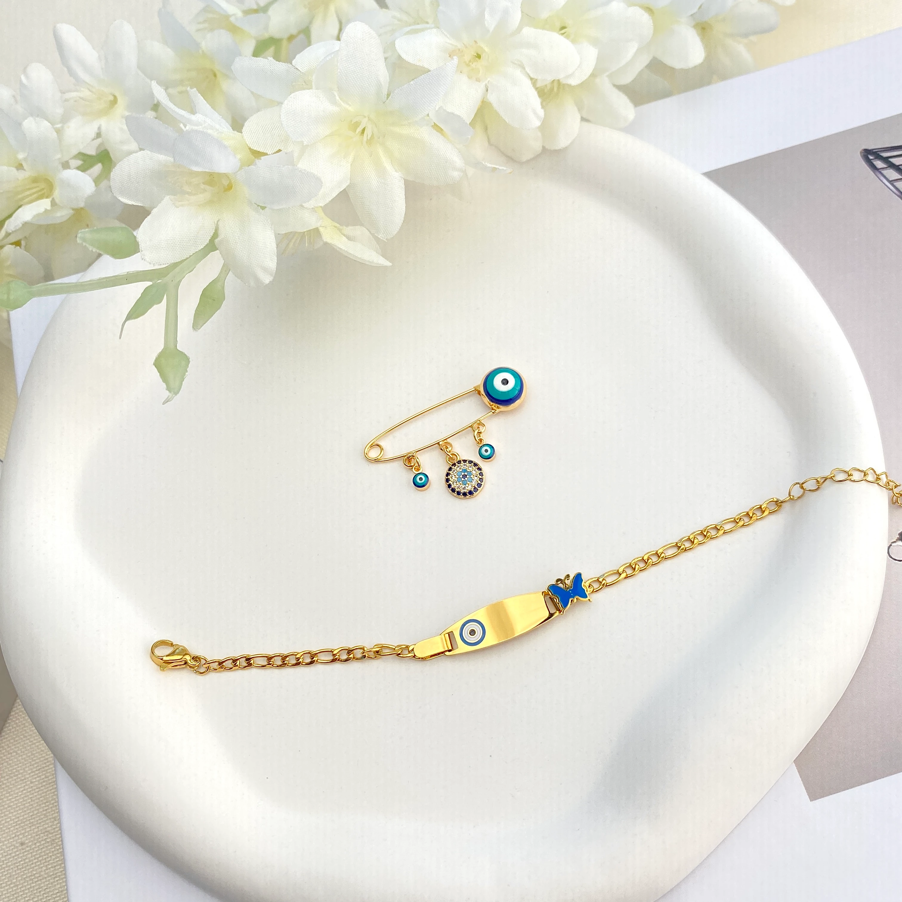 Bebek Hediyelik Bileklik Künye ve Yaka İğnesi Seti Nazar Maşallah Set