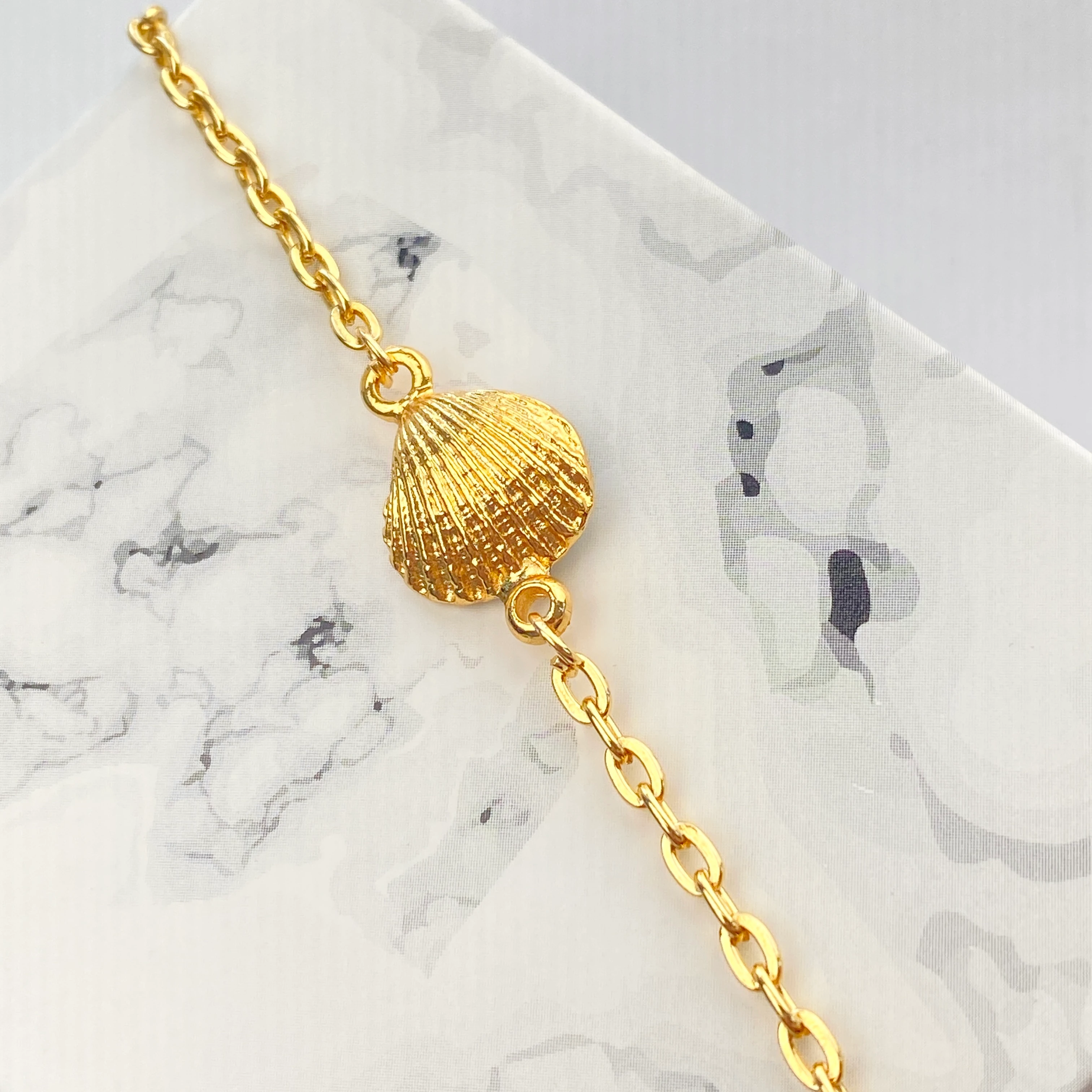 Mineli Bileklik İncili Deniz Kabuğu Bileklik Pirinç Gold 17+5cm