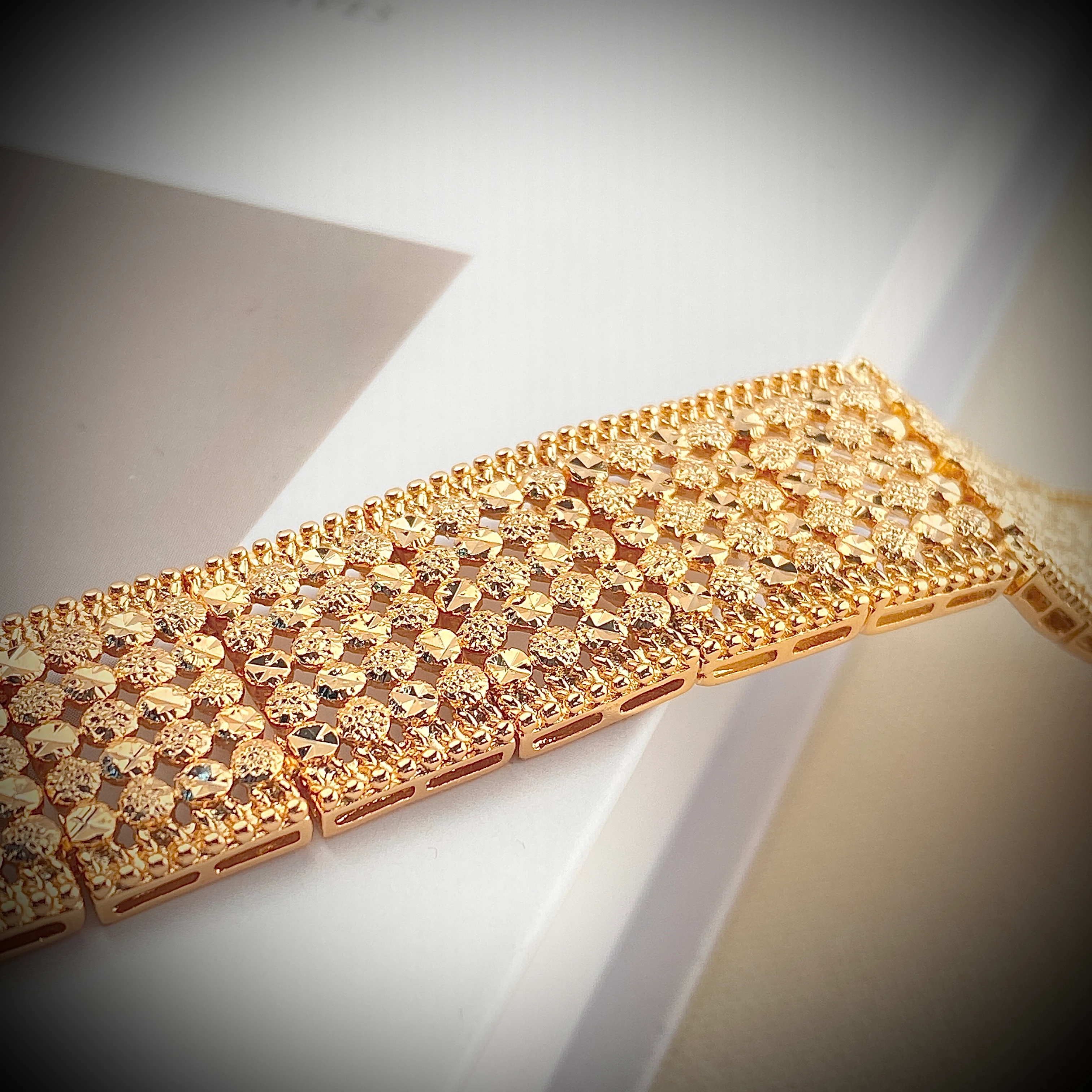 Kadın Bileklik Kalın Hasır Hint İşi Bileklik Çelik Kararmaz Xuping Vip Seri Rose