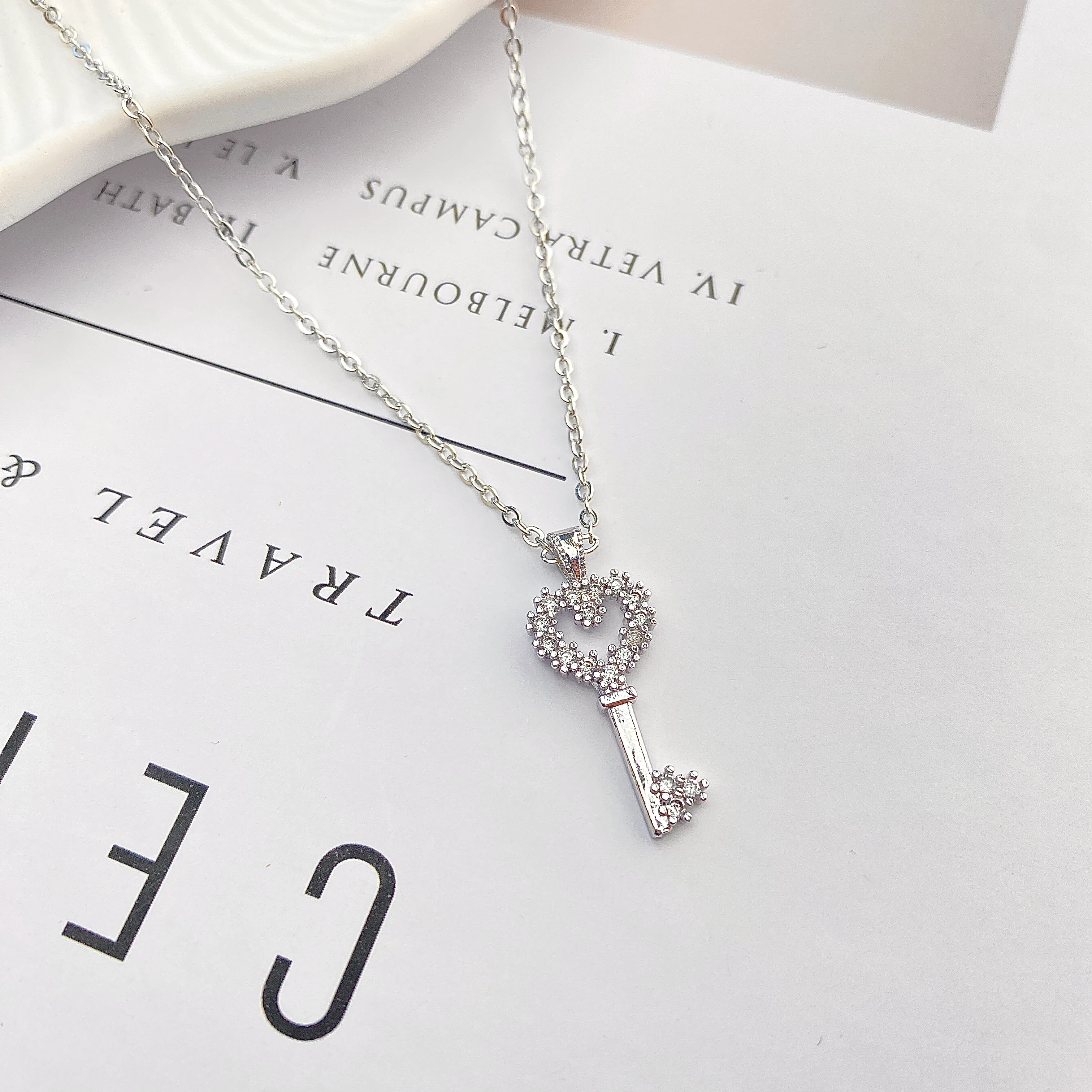 Anahtar Kolye Zirkon Taşlı Kalp Anahtar Kolye 45 cm