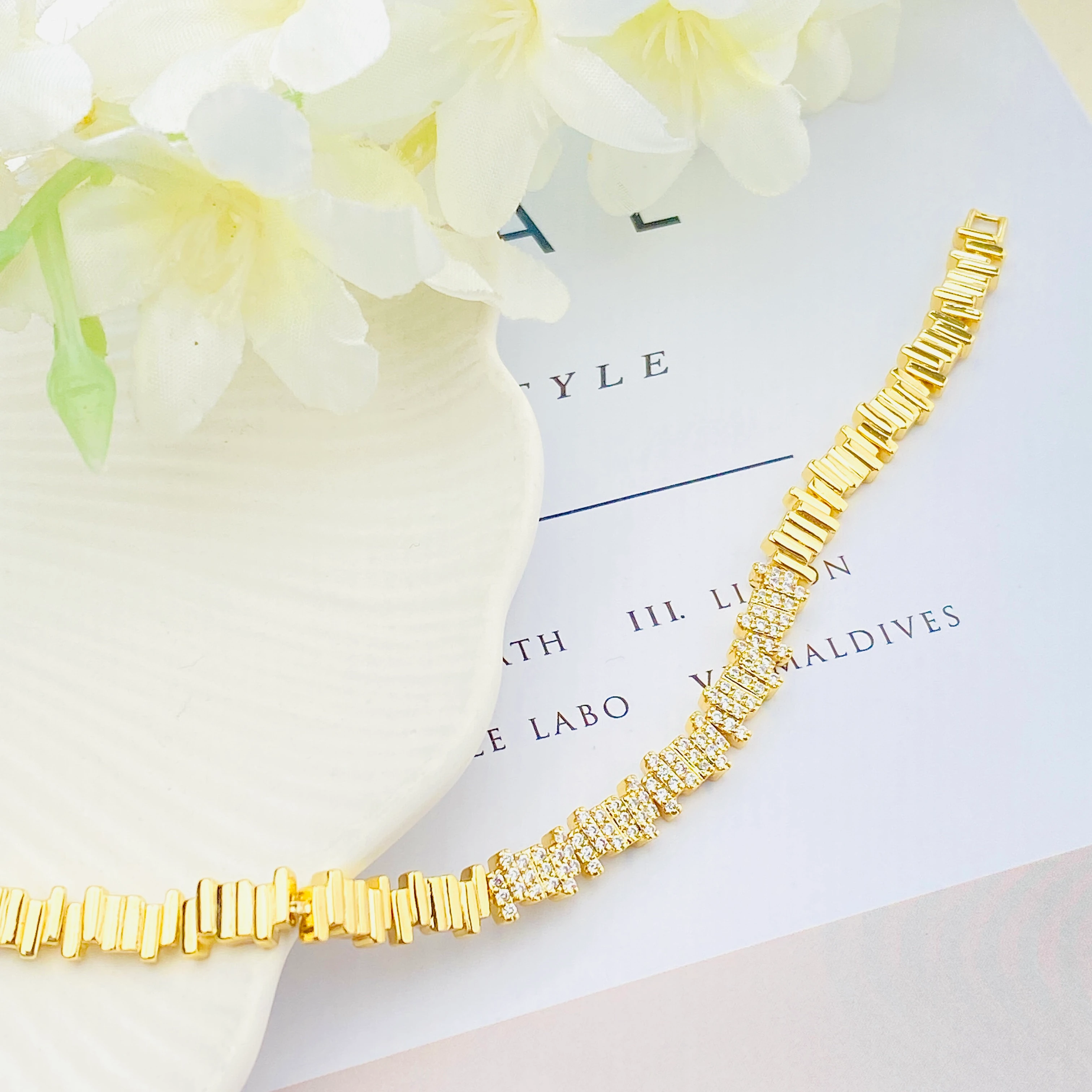 Kadın Bileklik Ritim Bileklik Zirkon Taşlı Kararmaz Xuping Vip Seri 14 Ayar Gold 17+2cm