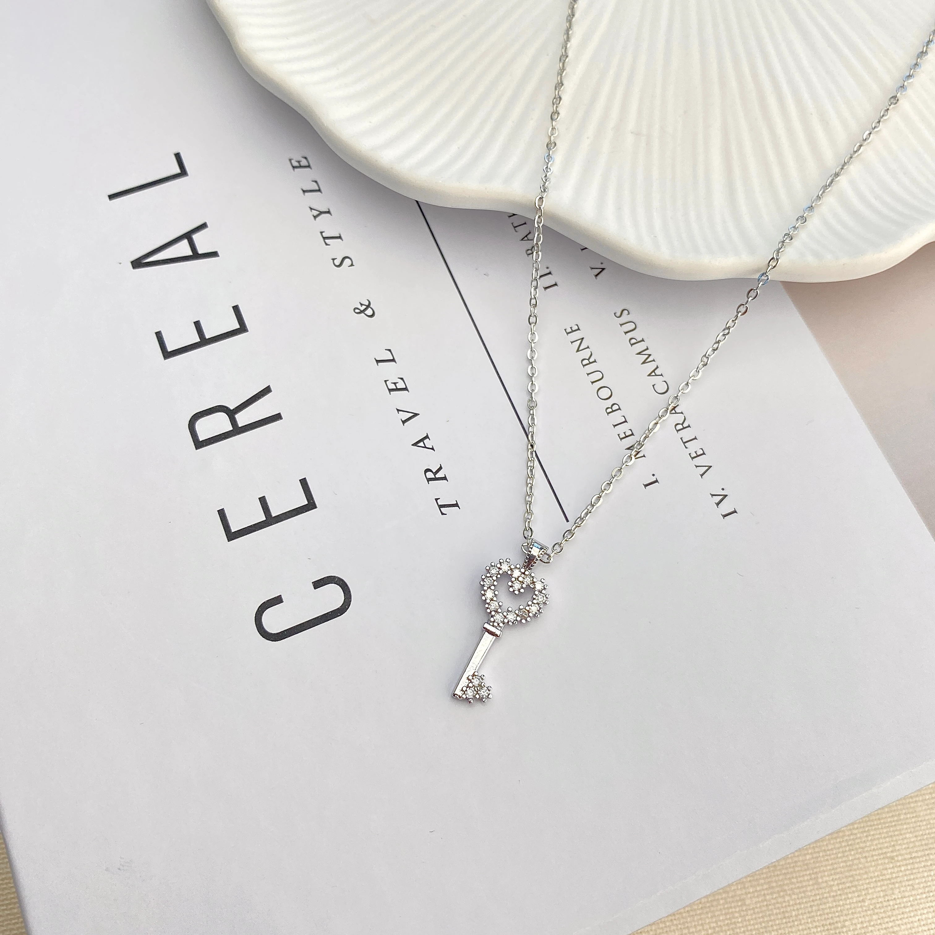 Anahtar Kolye Zirkon Taşlı Kalp Anahtar Kolye 45 cm