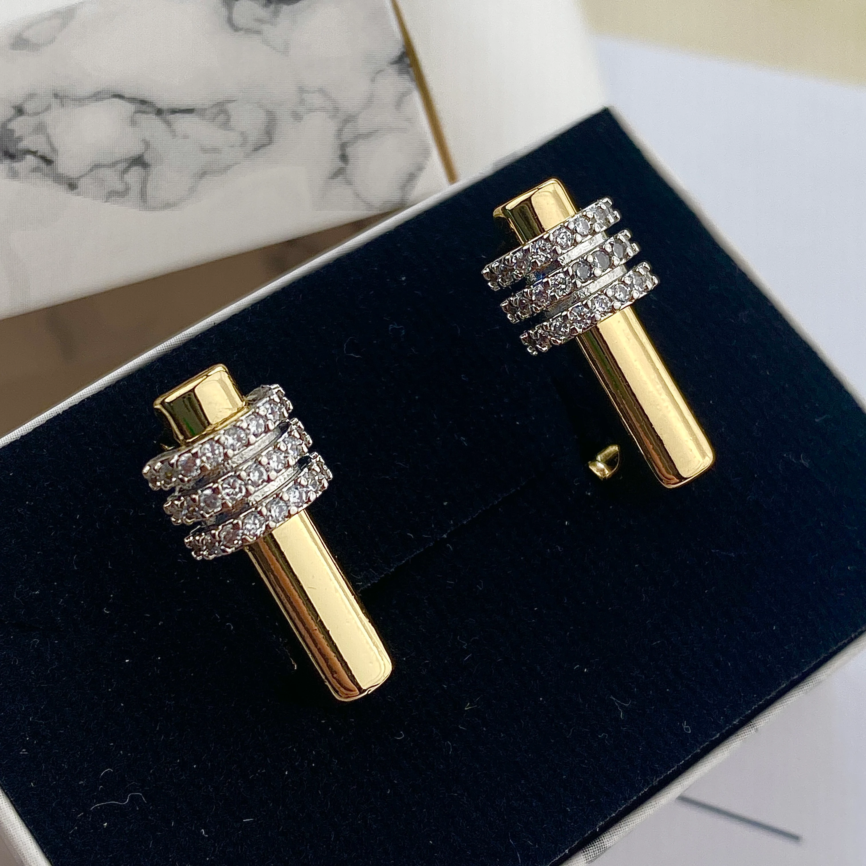 Kadın Küpe Trend Model Zirkon Taşlı Çelik Küpe Gold