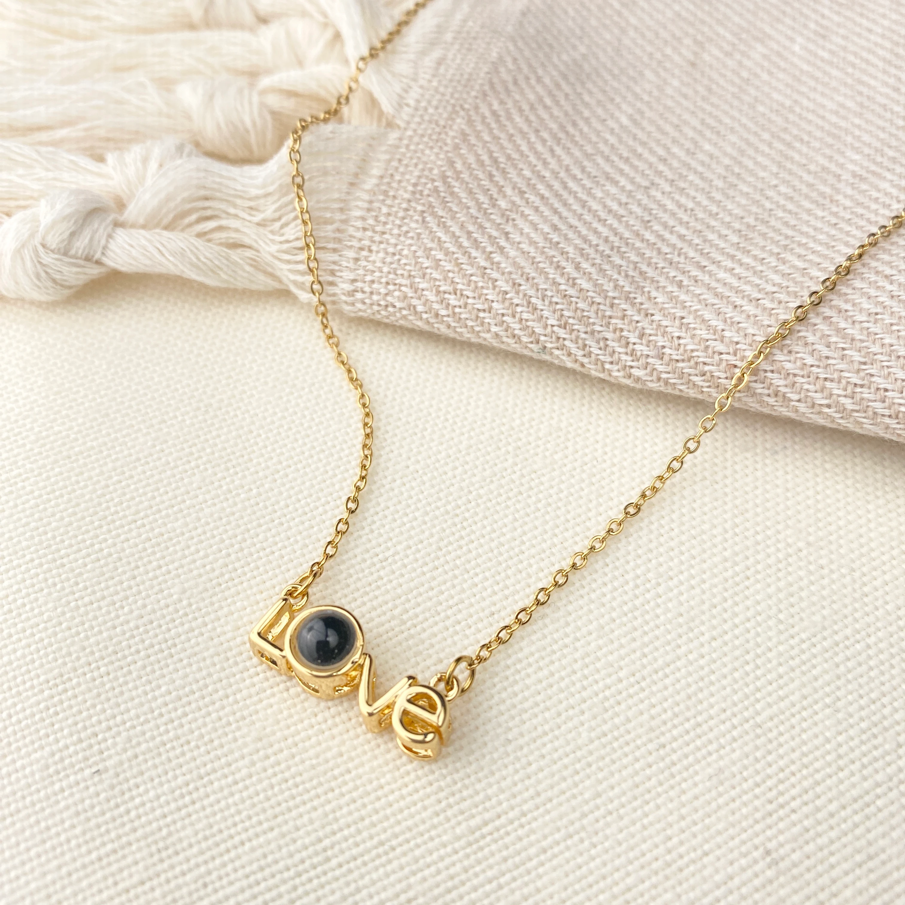 100 Dilde Seni Seviyorum Kolye Love Yazılı Çelik Kolye Gold