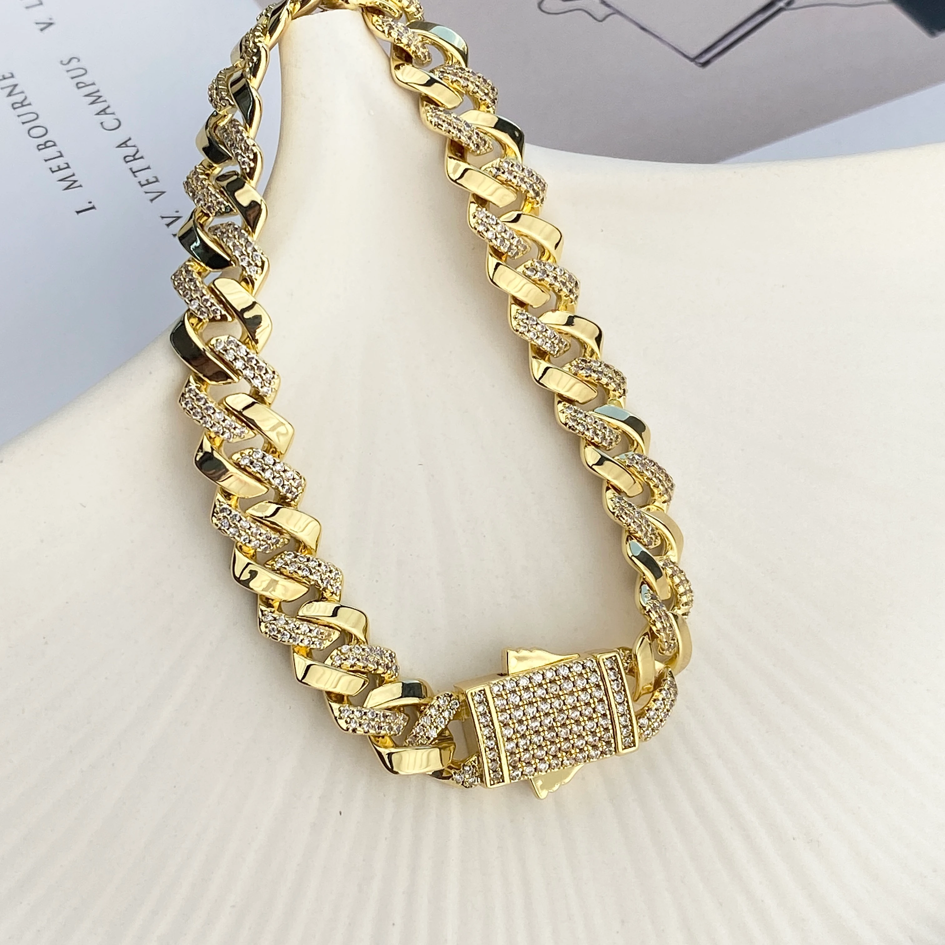 Gurmet Bileklik Tam Tur Zirkon Taşlı Kalın Zincir Çelik Kararmaz Xuping Gold 1cm