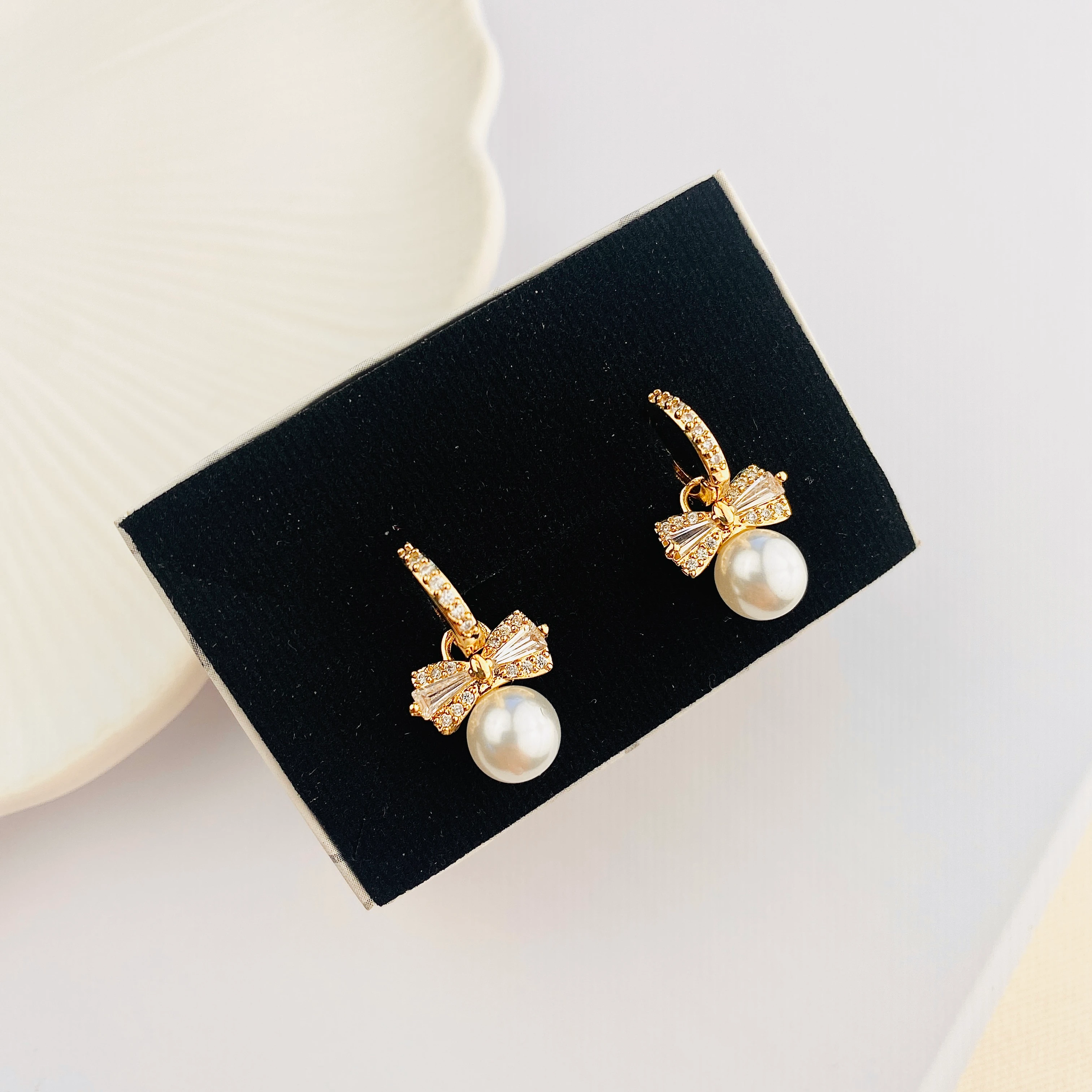 Fiyonk Küpe Inci Sallantılı Zirkon Taşlı Çelik 