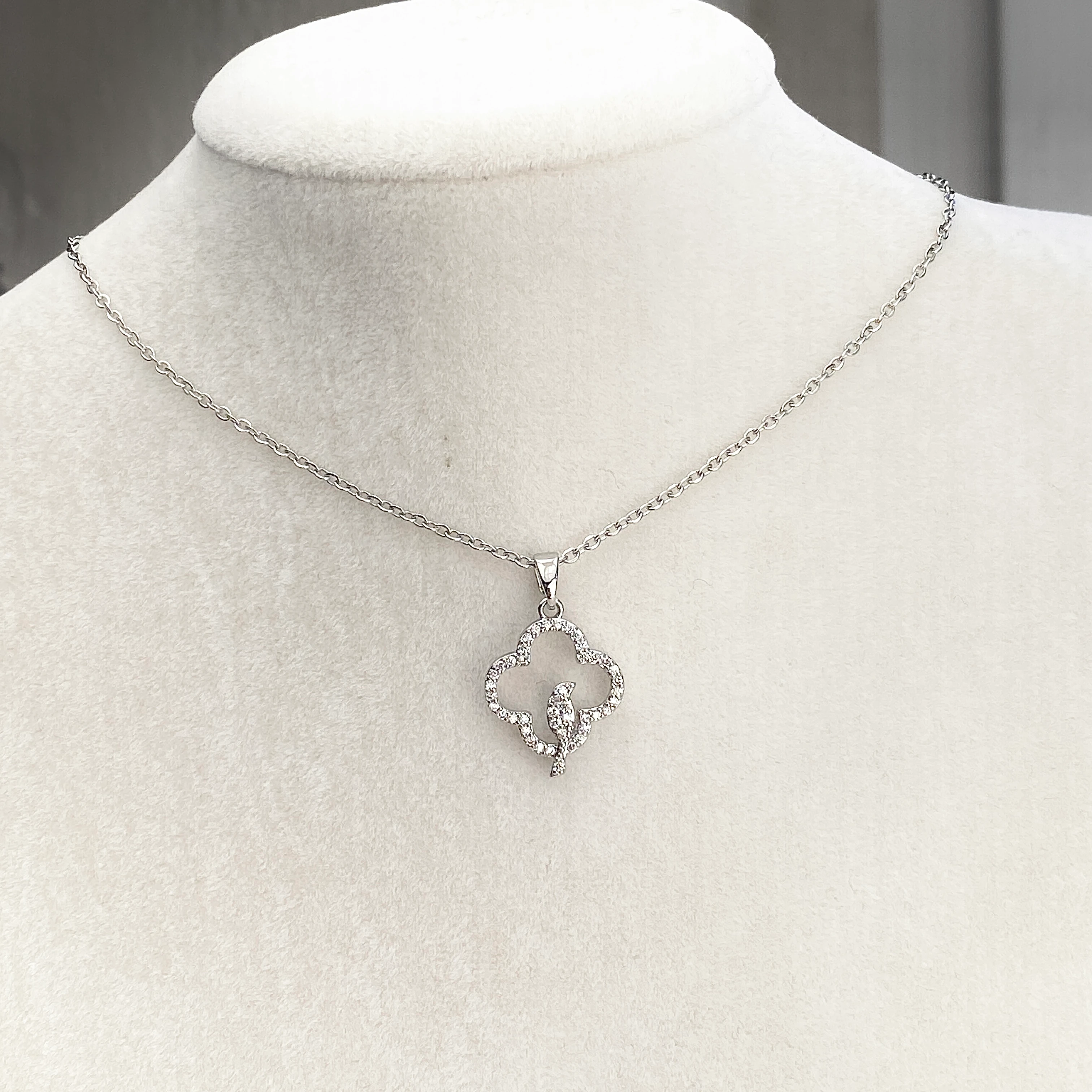 Kuş Kolye Serçe Model Zirkon Taşlı Çelik Kolye