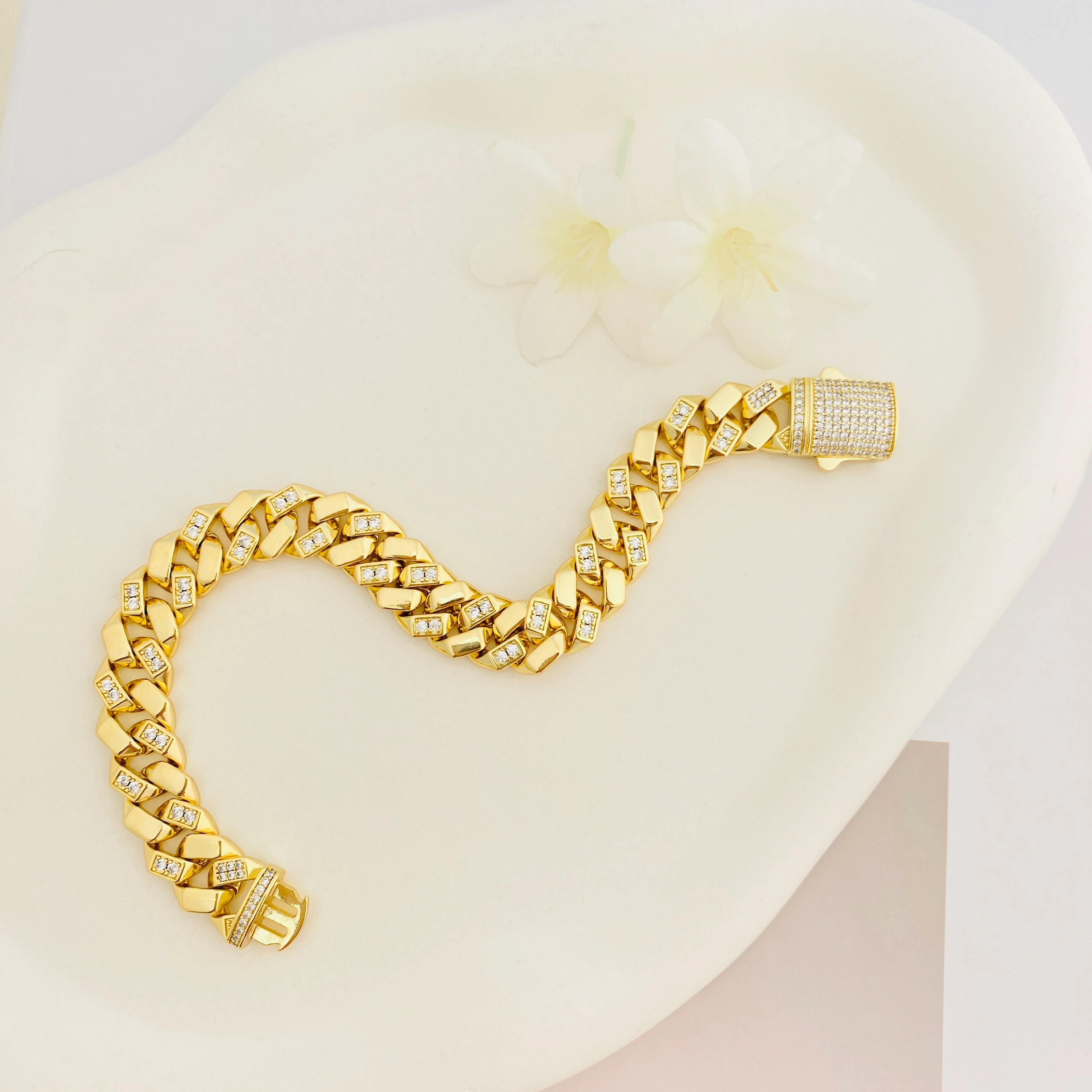 Gurmet Bileklik Tam Tur Zirkon Taşlı Kalın Zincir Çelik Kararmaz Xuping 14Ayar Gold 20cm