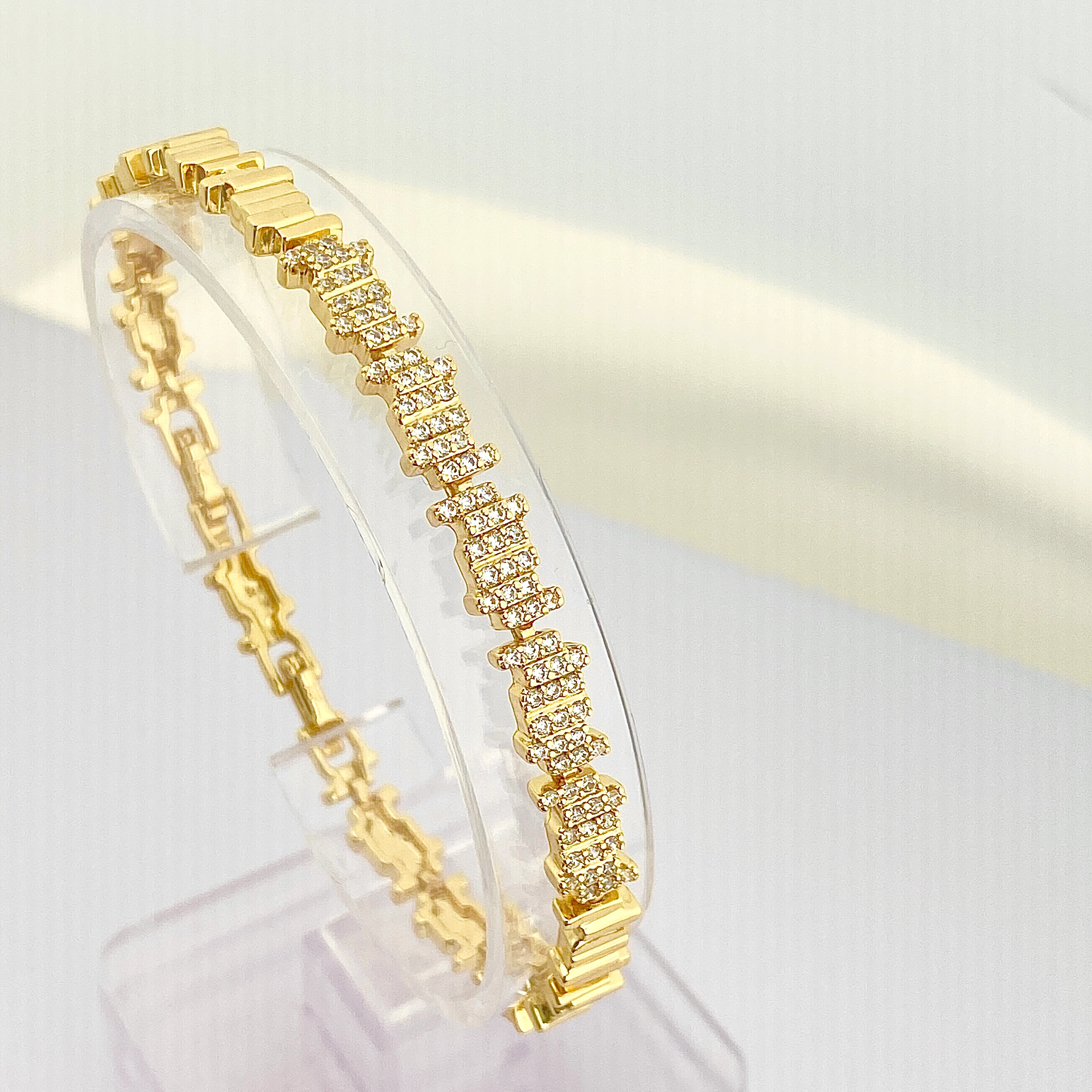 Kadın Bileklik Ritim Bileklik Zirkon Taşlı Kararmaz Xuping Vip Seri 14 Ayar Gold 17+2cm