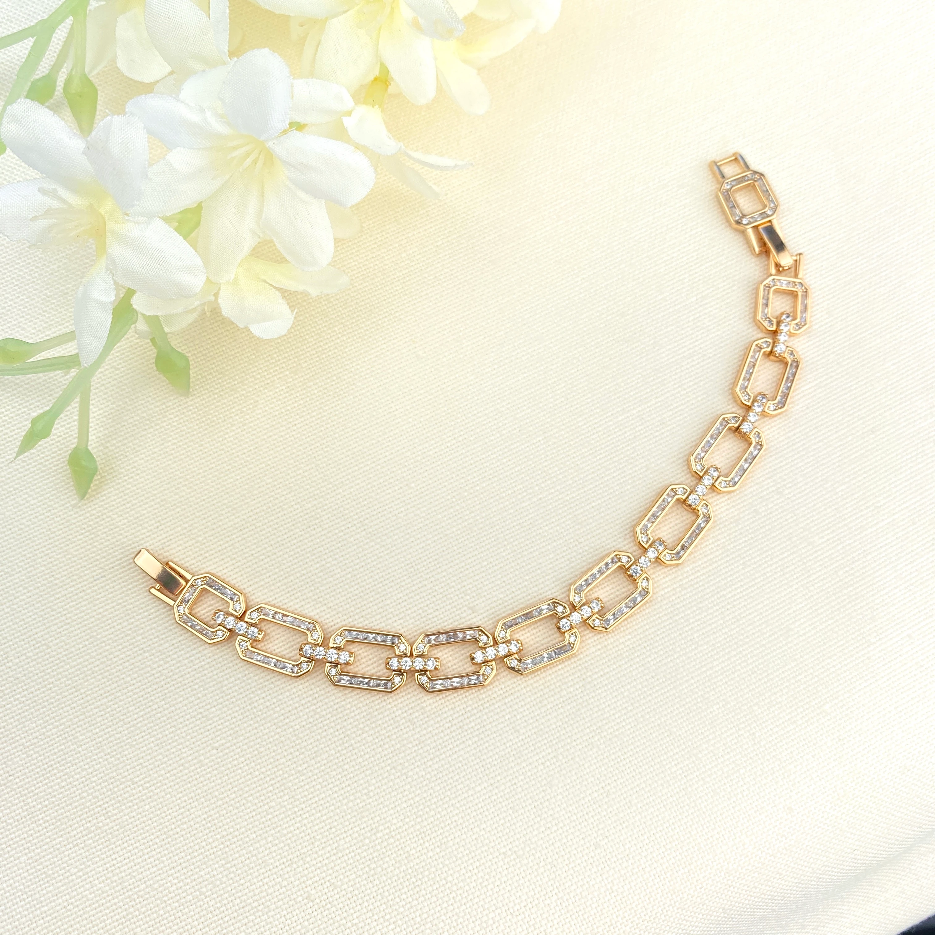 Kadın Bileklik Serenay Model Kare Halka Full Zirkon Kararmaz Xuping Vip Seri Rose 20 cm