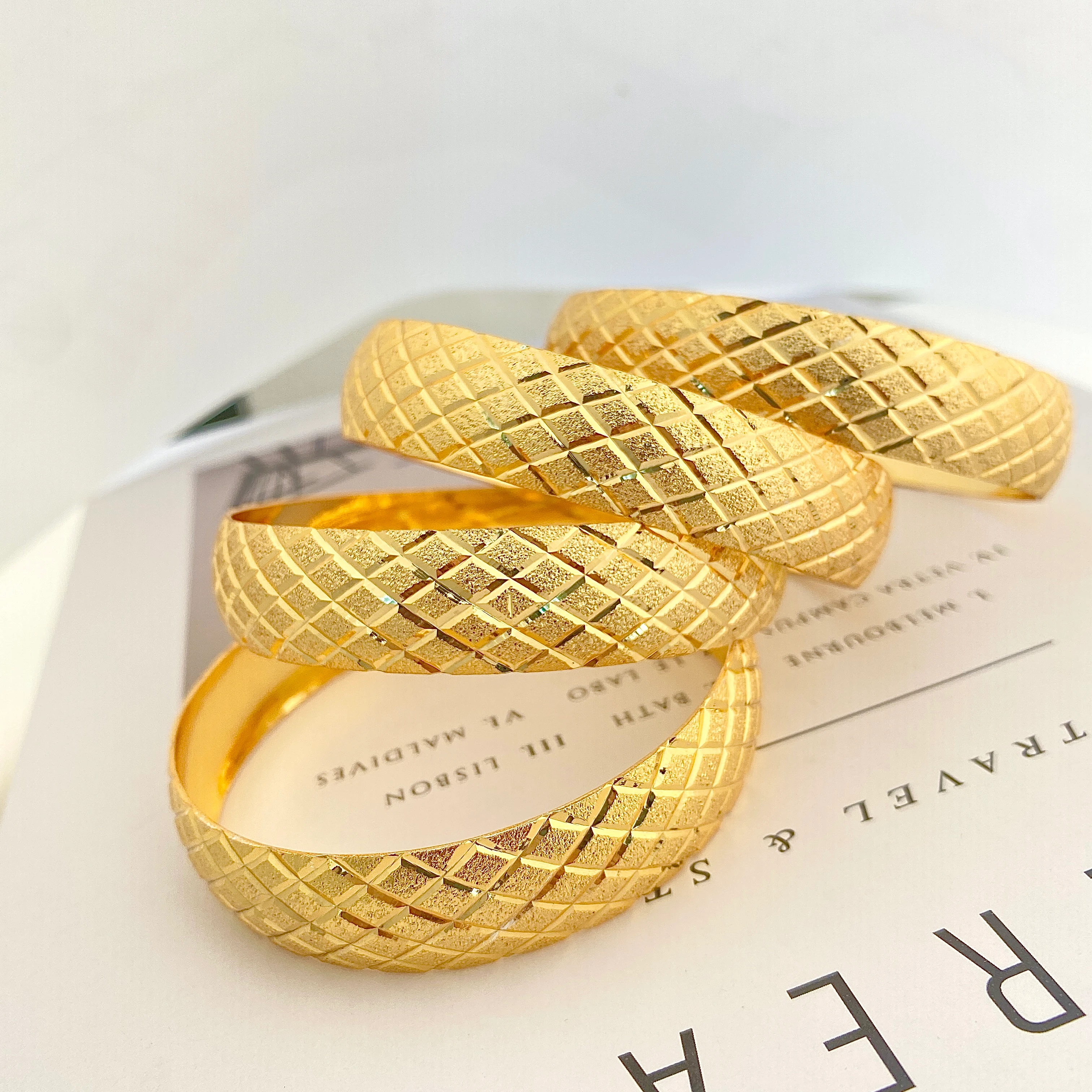 22 Ayar Altın Kaplama Bilezik Baklava Desen Kadın İmitasyon Bilezik 1.5cm (1 Adet)