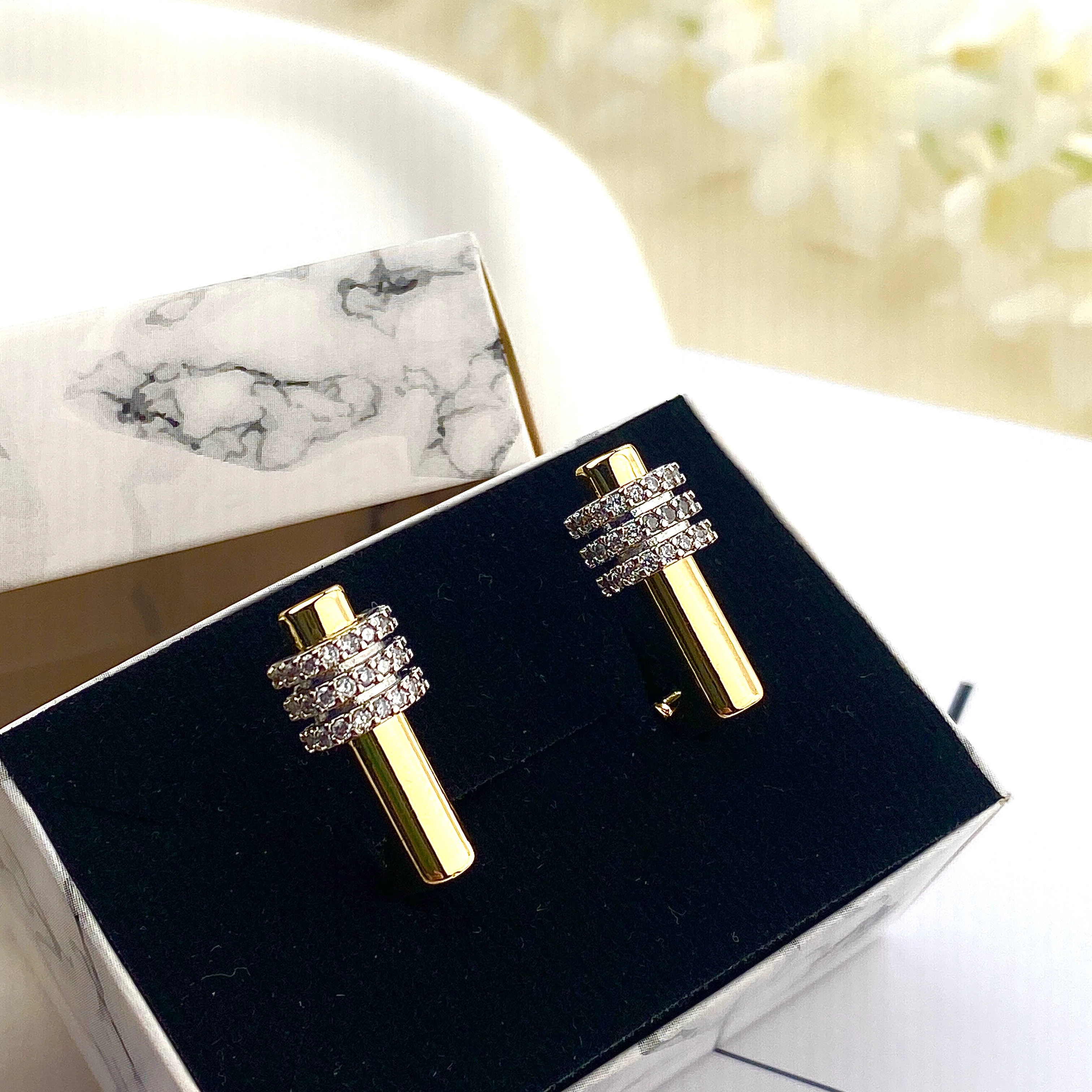 Kadın Küpe Trend Model Zirkon Taşlı Çelik Küpe Gold