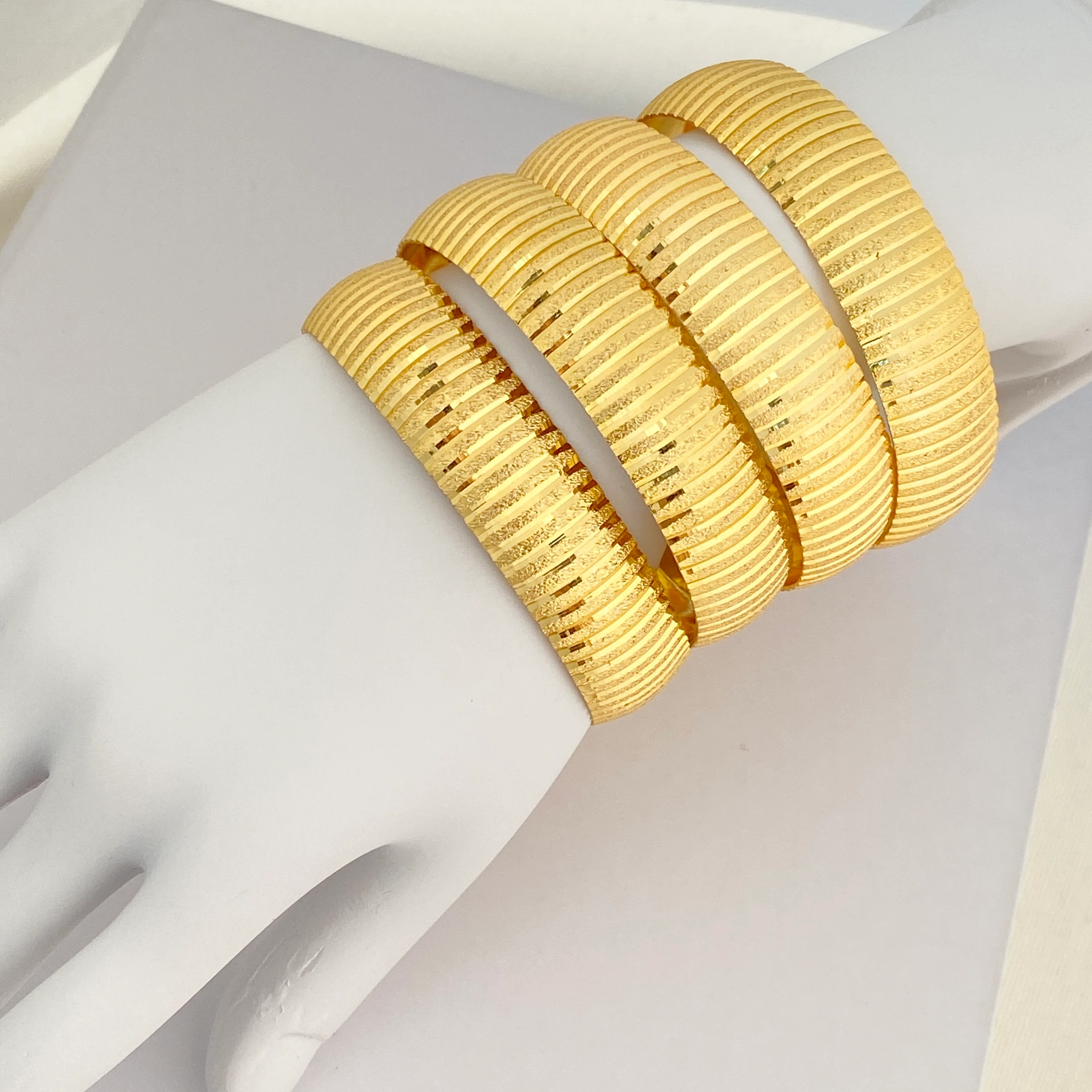 22 Ayar Altın Kaplama Bilezik Düz Çizgi Kadın İmitasyon Bilezik 1.5cm (1 Adet)