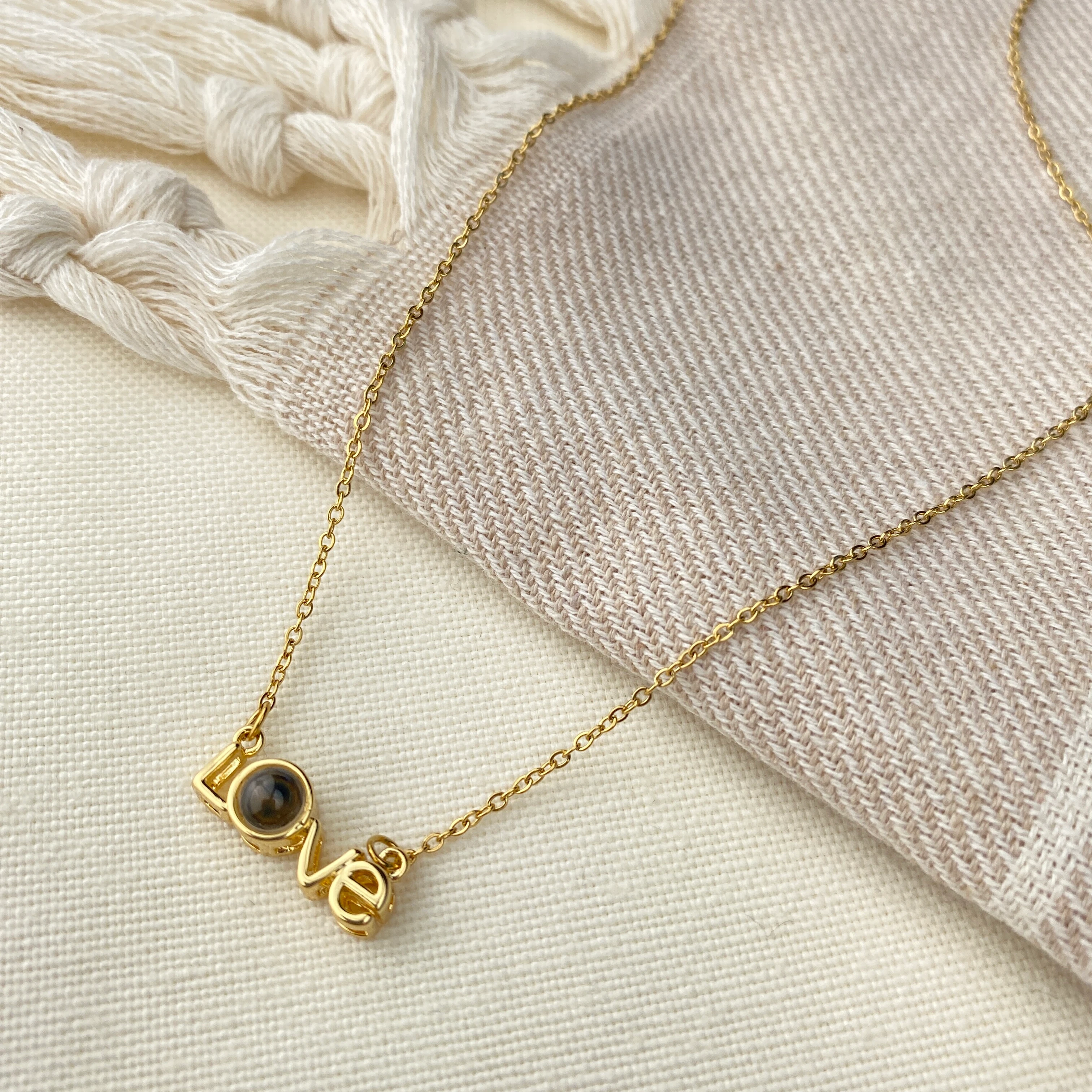 100 Dilde Seni Seviyorum Kolye Love Yazılı Çelik Kolye Gold