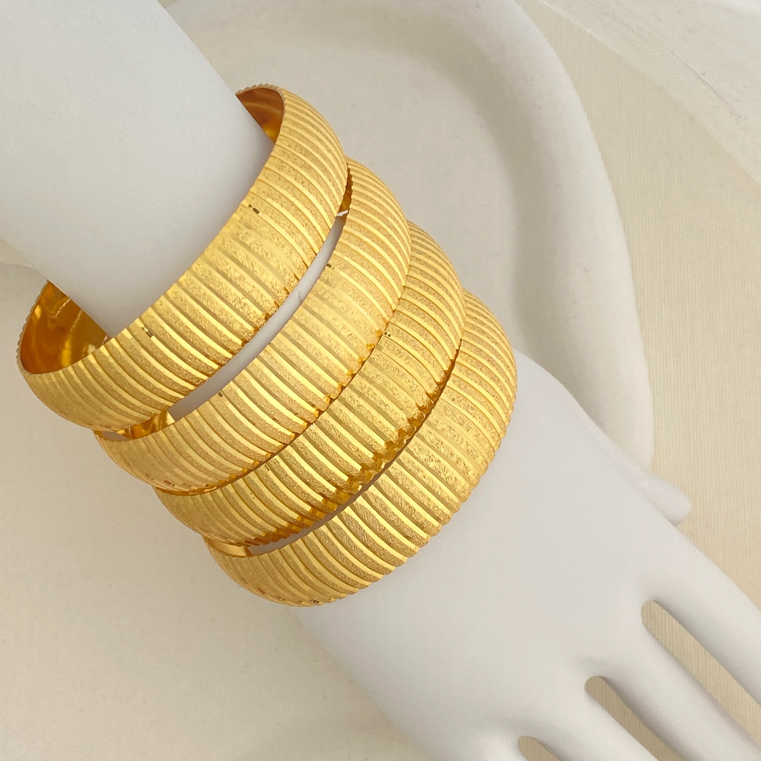 22 Ayar Altın Kaplama Bilezik Düz Çizgi Kadın İmitasyon Bilezik 1.5cm (1 Adet)