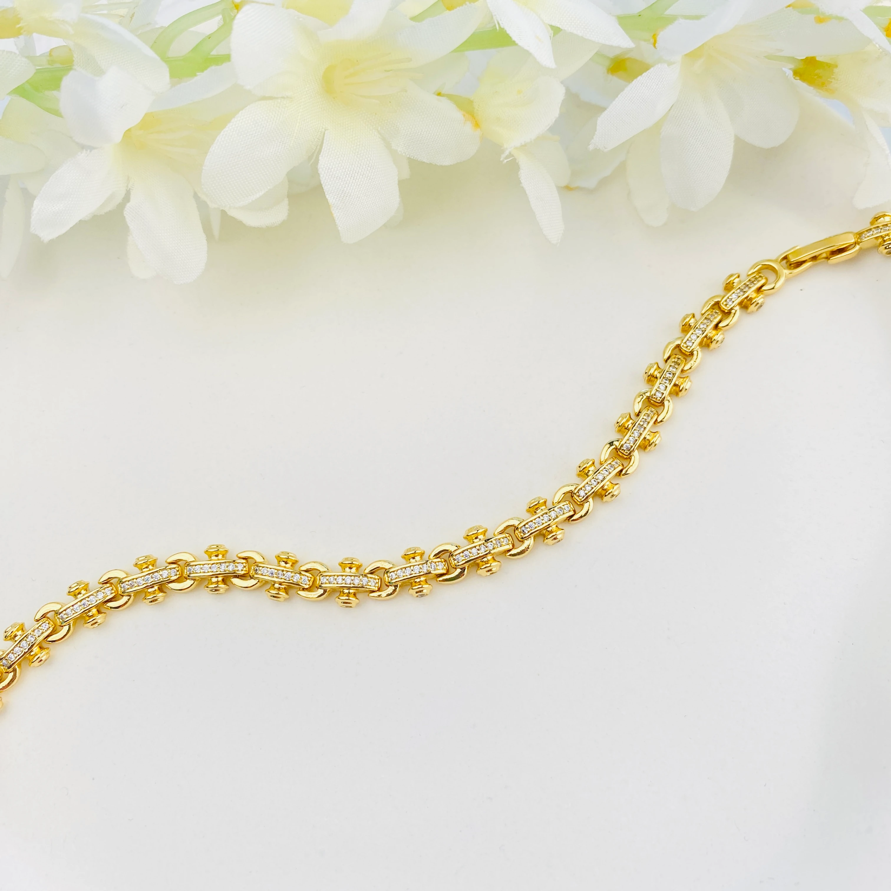 Kadın Bileklik T Model Bileklik Kararmaz Xuping Vip Seri 14 Ayar Gold 19cm