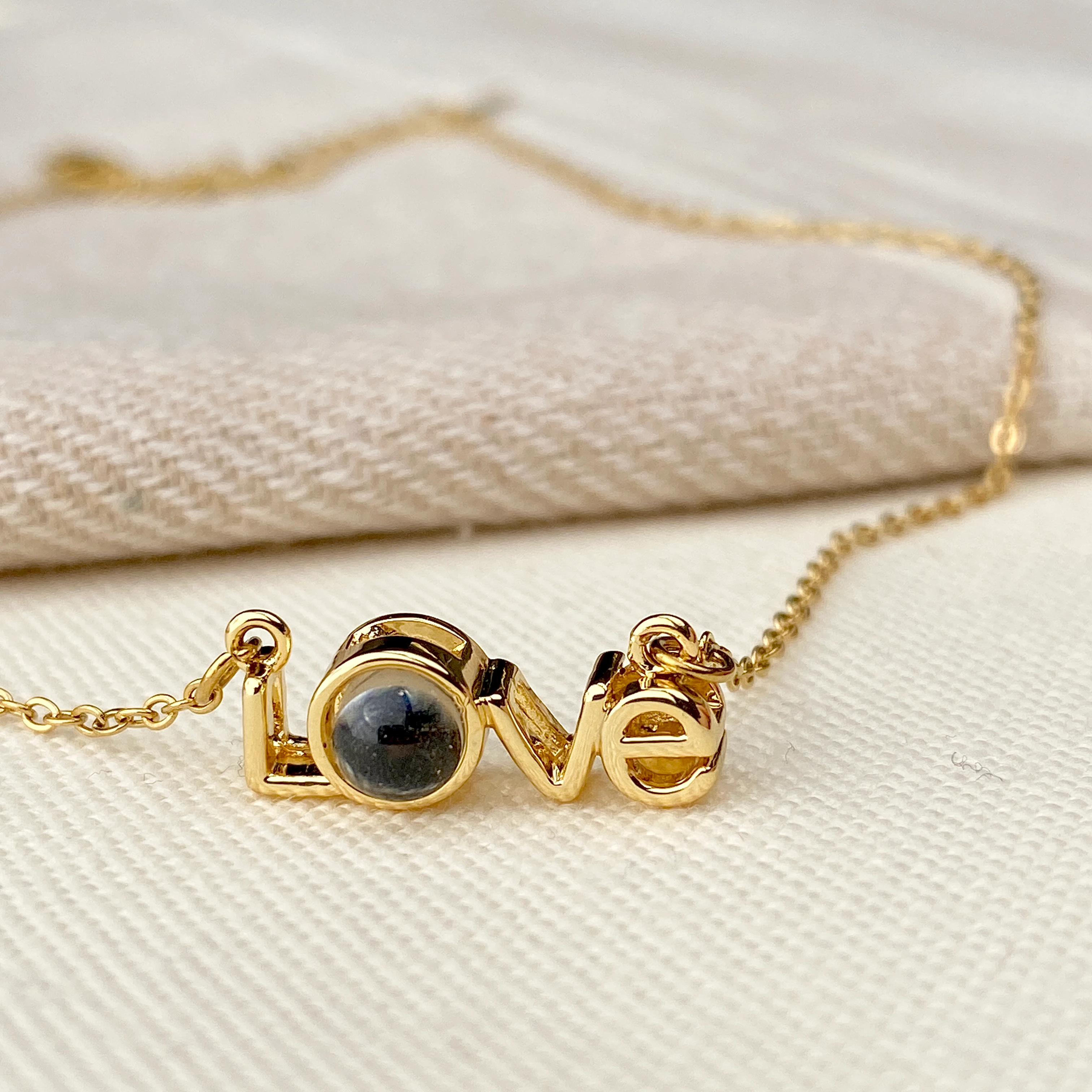 100 Dilde Seni Seviyorum Kolye Love Yazılı Çelik Kolye Gold