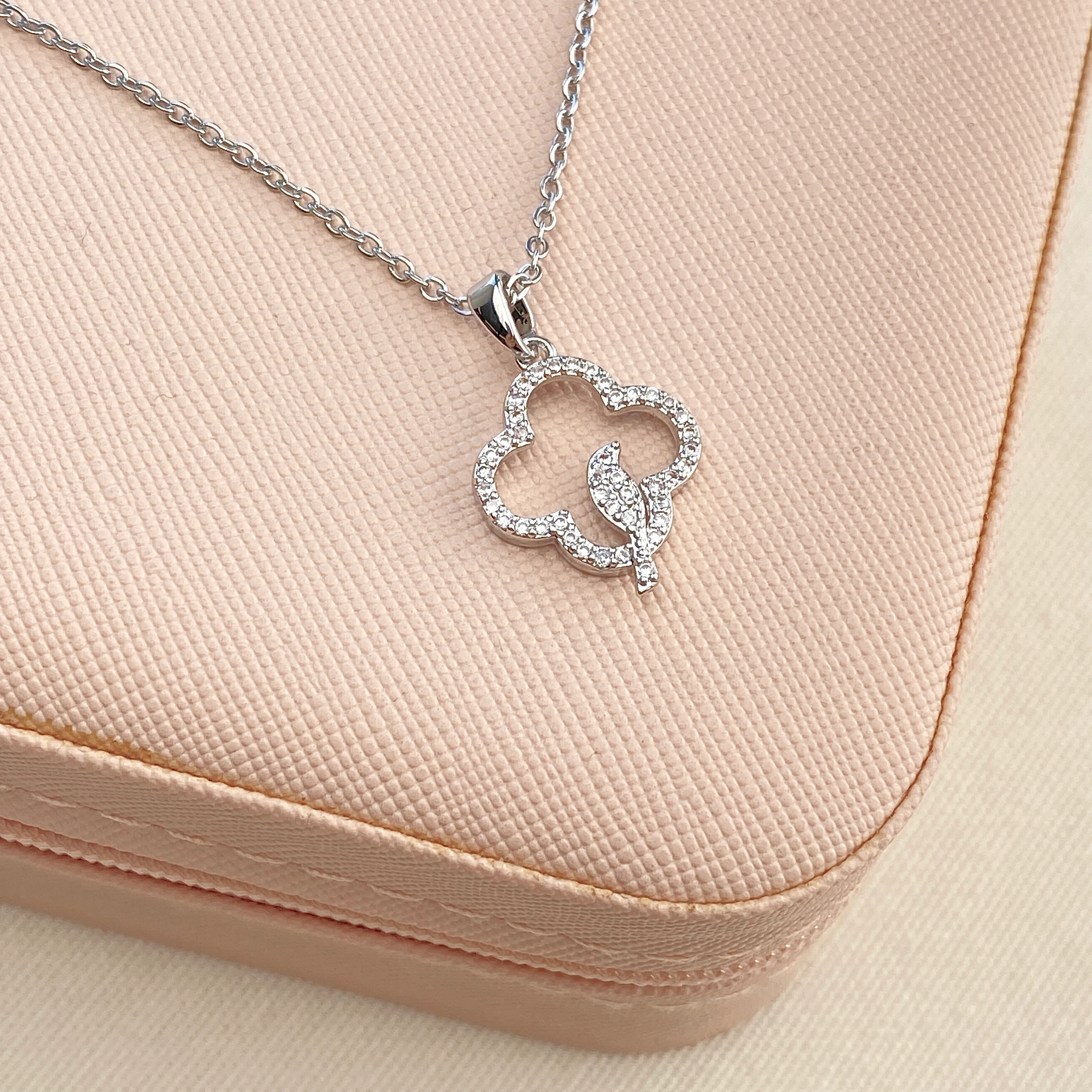 Kuş Kolye Serçe Model Zirkon Taşlı Çelik Kolye