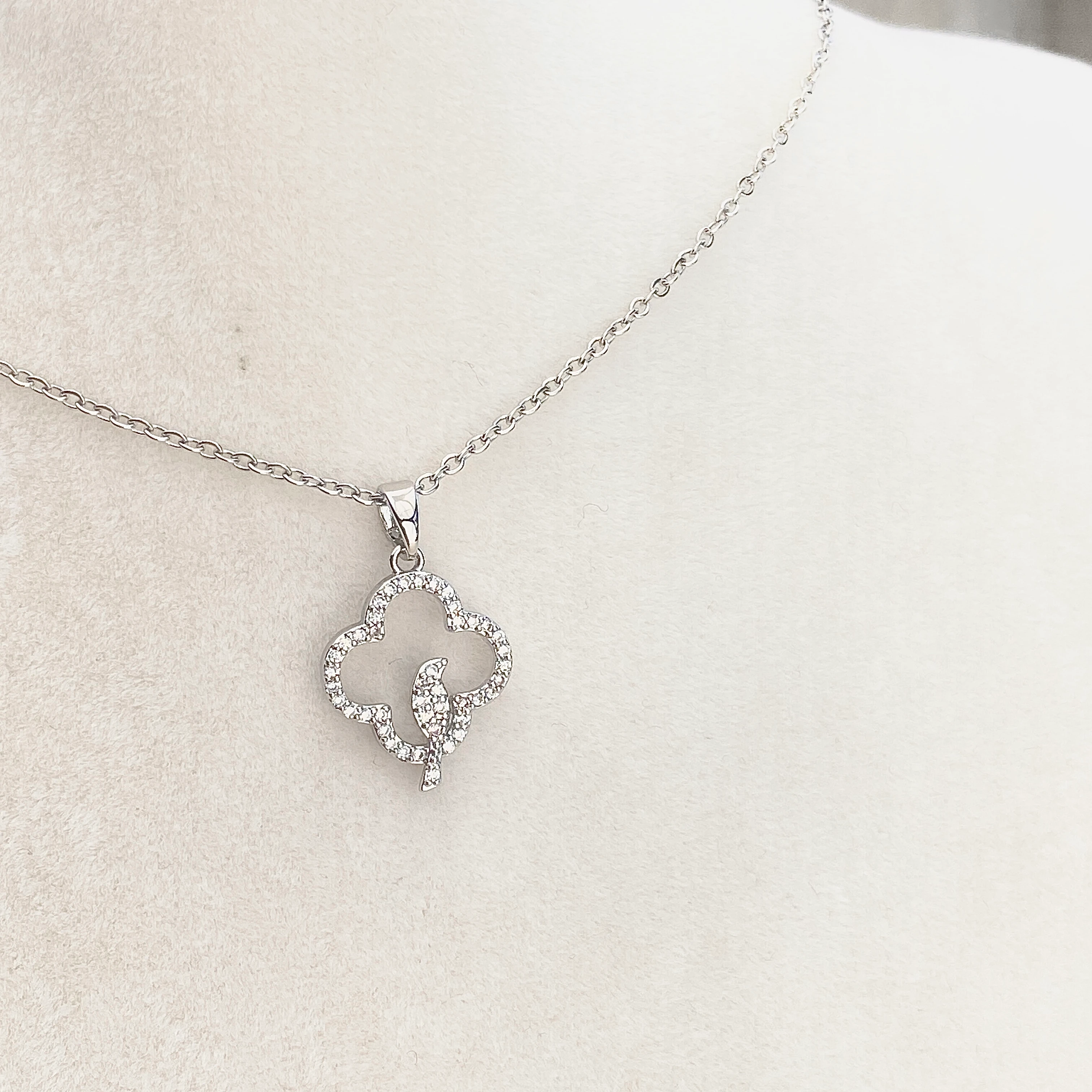 Kuş Kolye Serçe Model Zirkon Taşlı Çelik Kolye