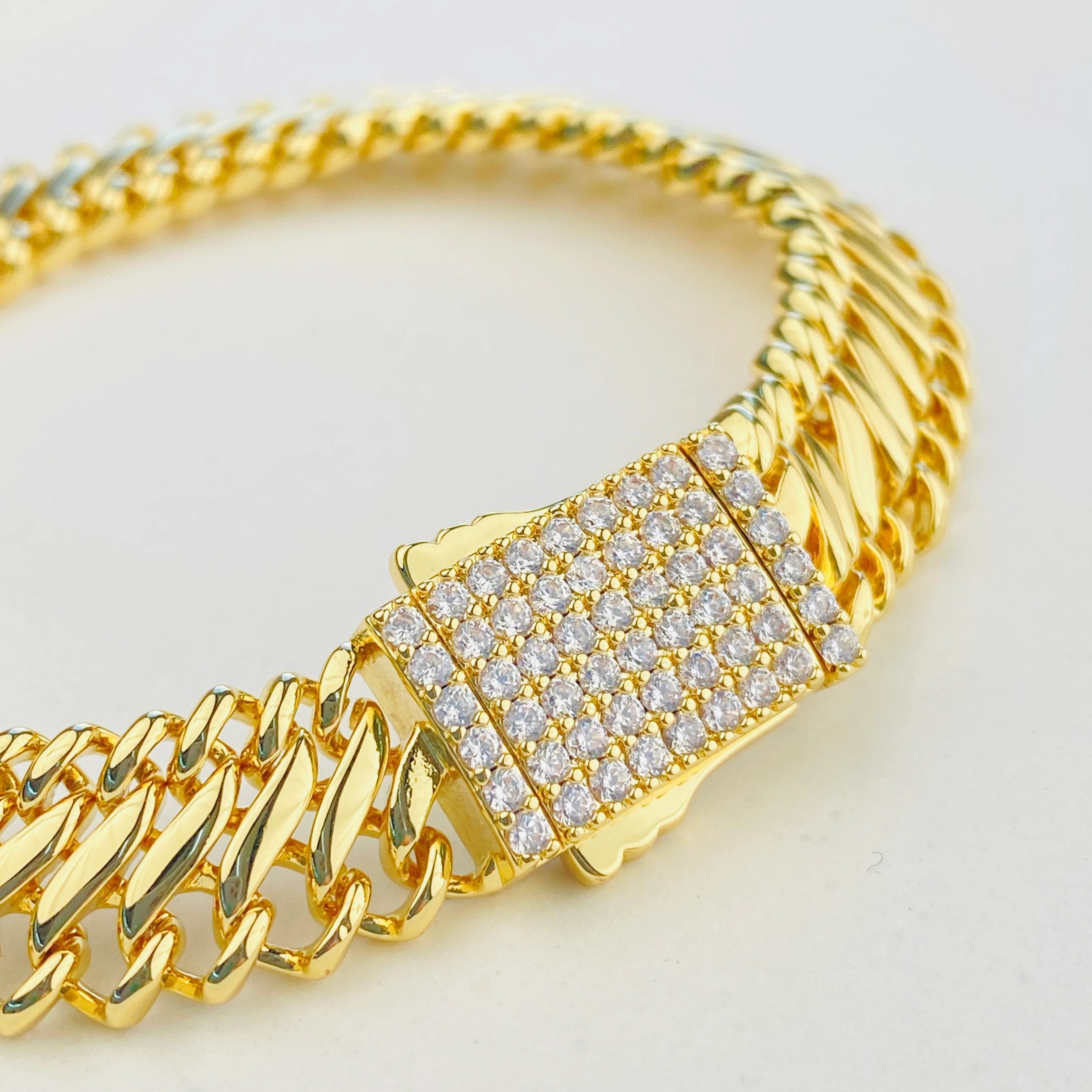 Gurmet Bileklik Örgü Zincir Gurmet Künye Çelik Kararmaz Vip Seri 14 Ayar Gold