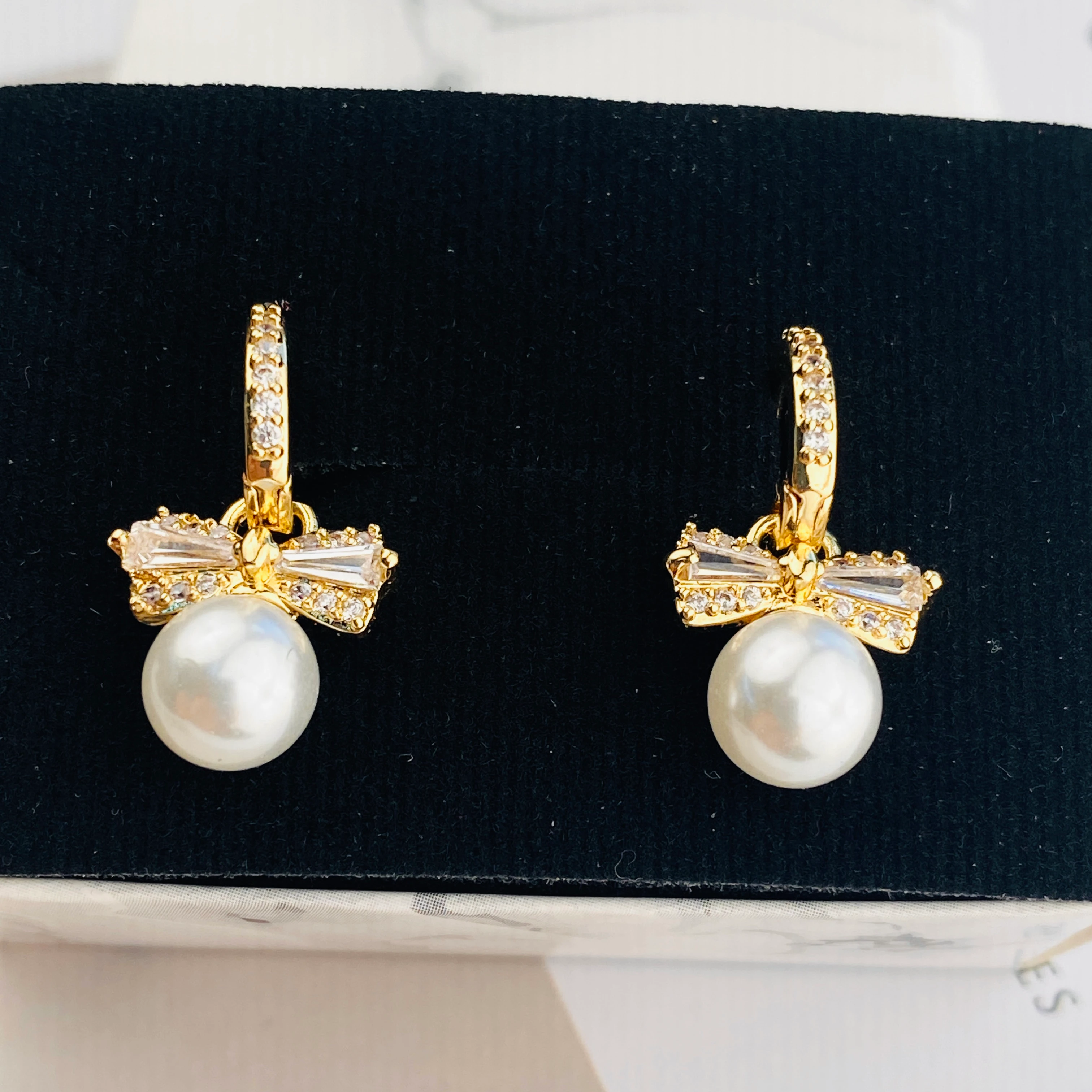 Fiyonk Küpe Inci Sallantılı Zirkon Taşlı Çelik 