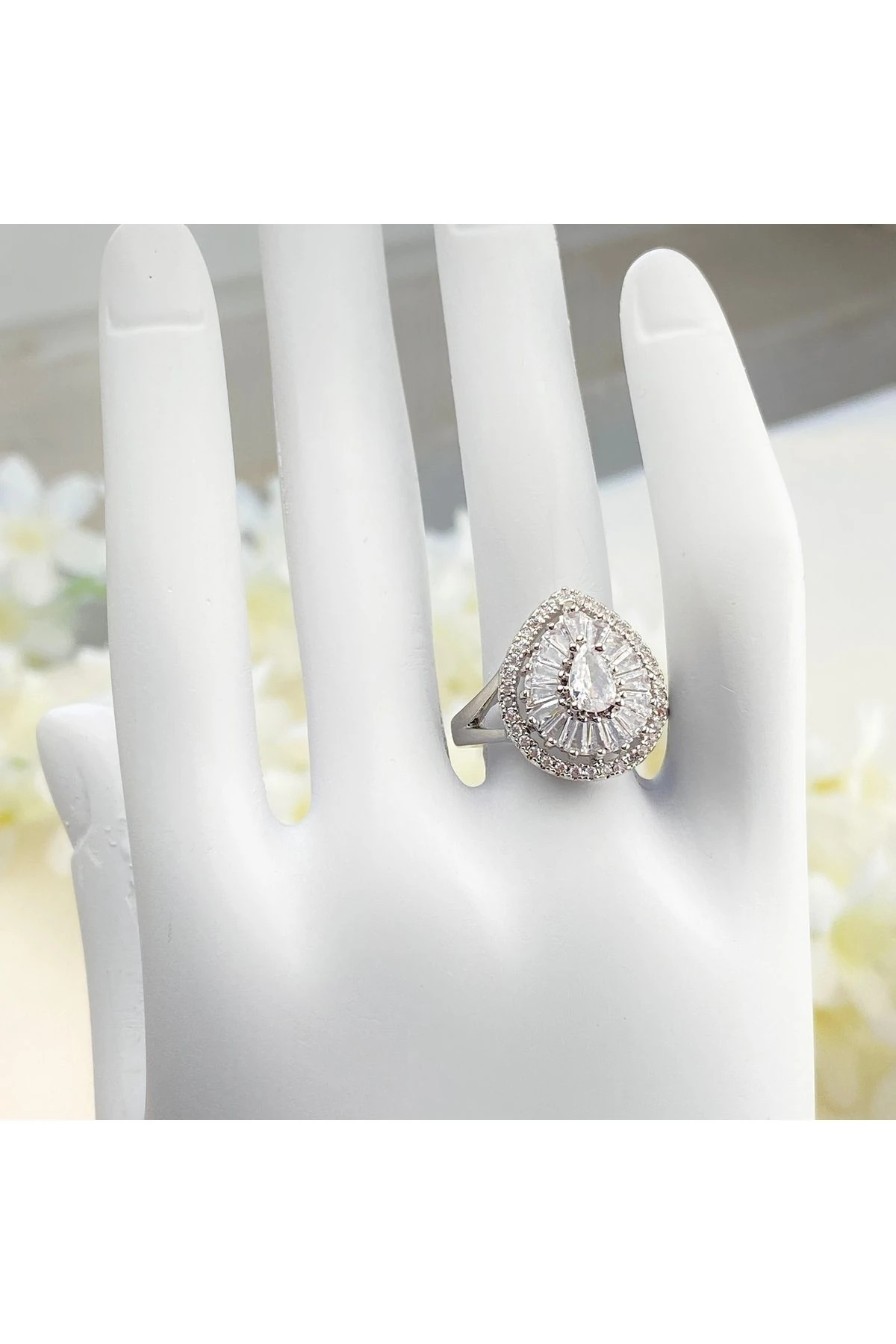Kadın Yüzük Damla Kesim Pırlanta Montür Zirkon Taş Silver