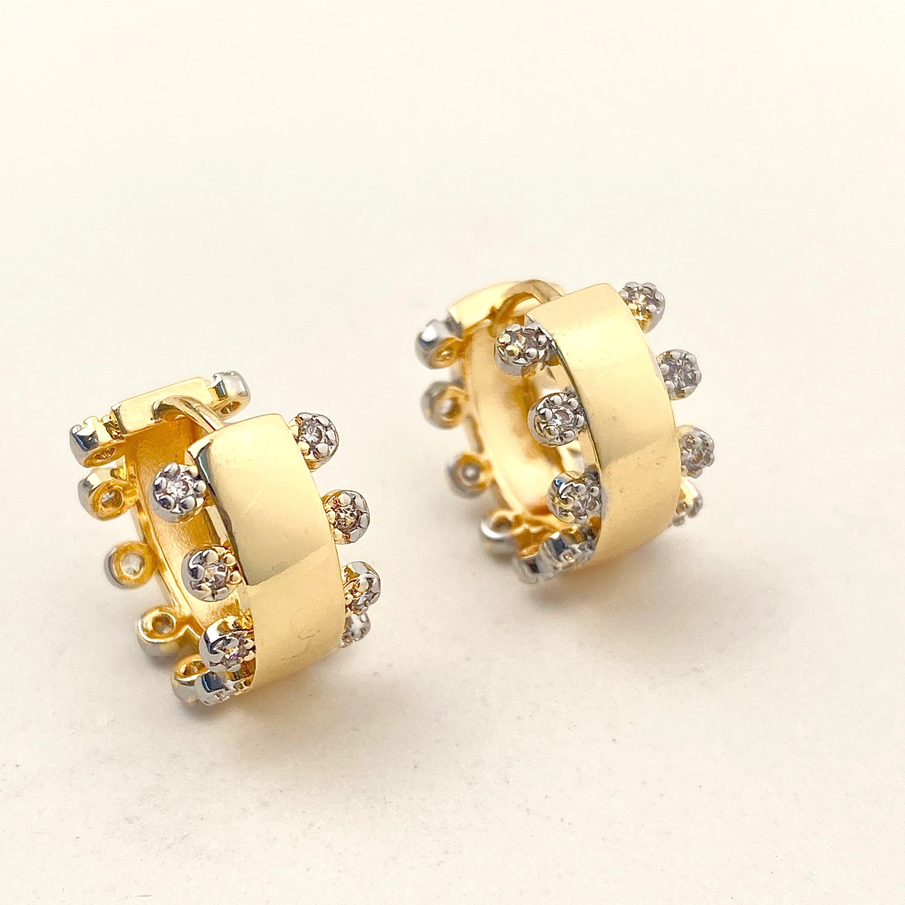 Halka Küpe Nokta Zirkon Taşlı Gold