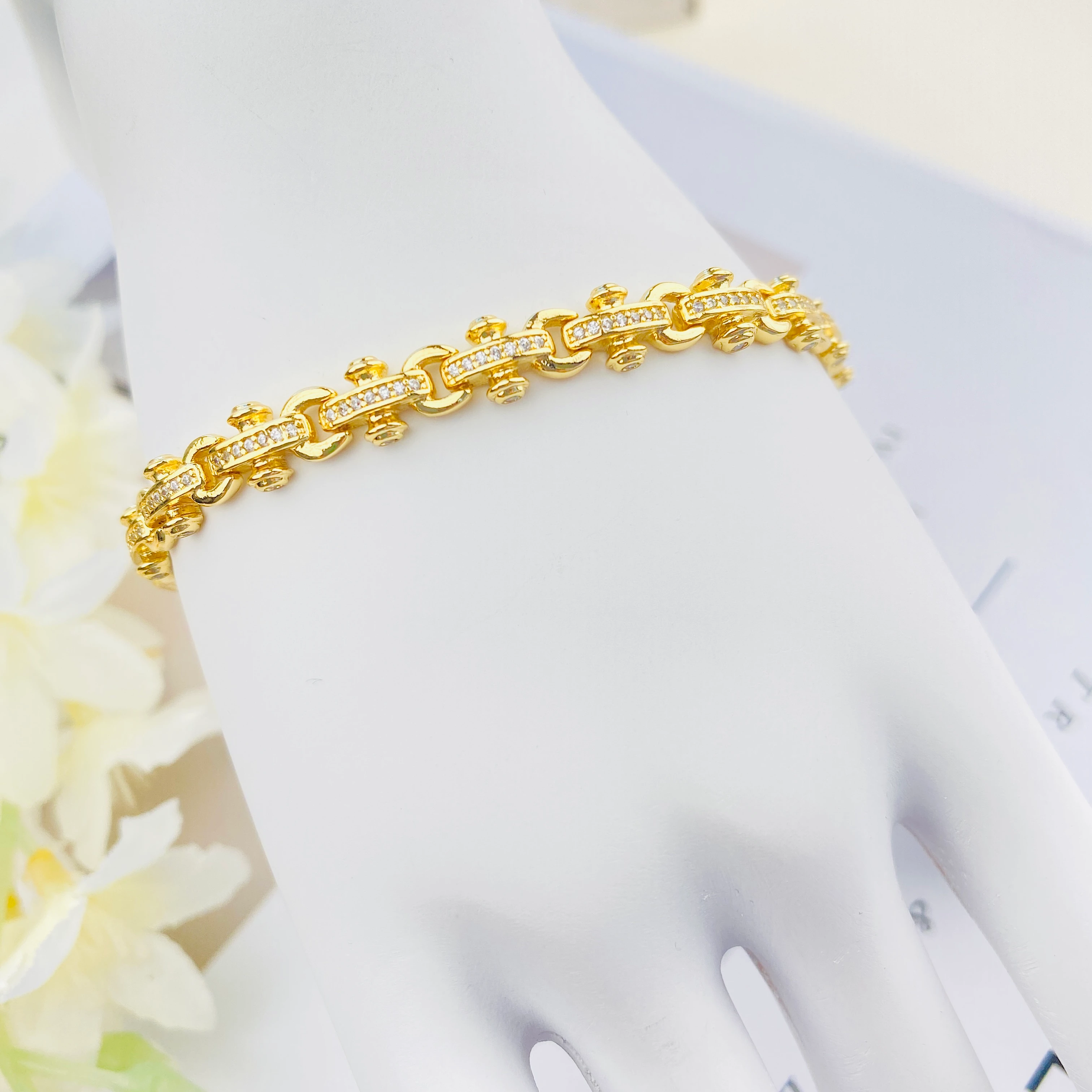 Kadın Bileklik T Model Bileklik Kararmaz Xuping Vip Seri 14 Ayar Gold 19cm