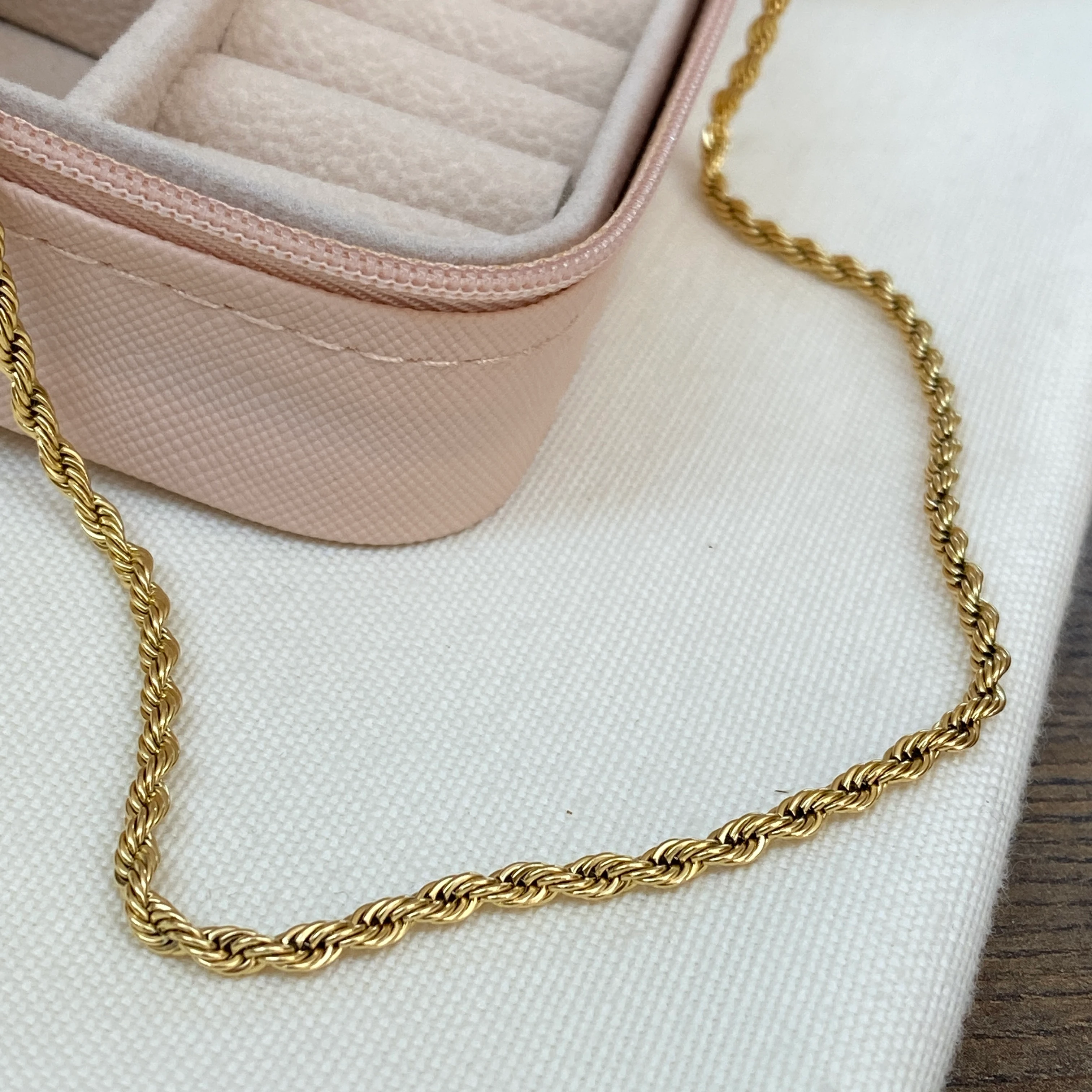 Burgu Kolye Orta Kalın Burma Zincir Yüksek Kalite 316 L Çelik Gold 40+5 cm