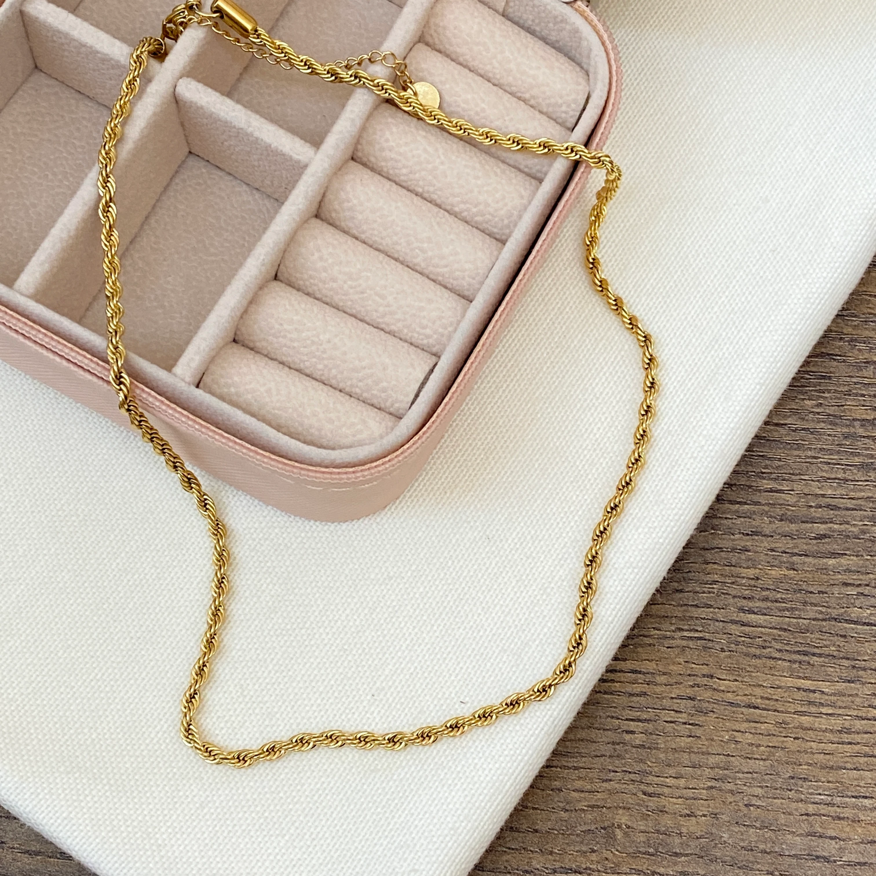 Burgu Kolye Orta Kalın Burma Zincir Yüksek Kalite 316 L Çelik Gold 40+5 cm