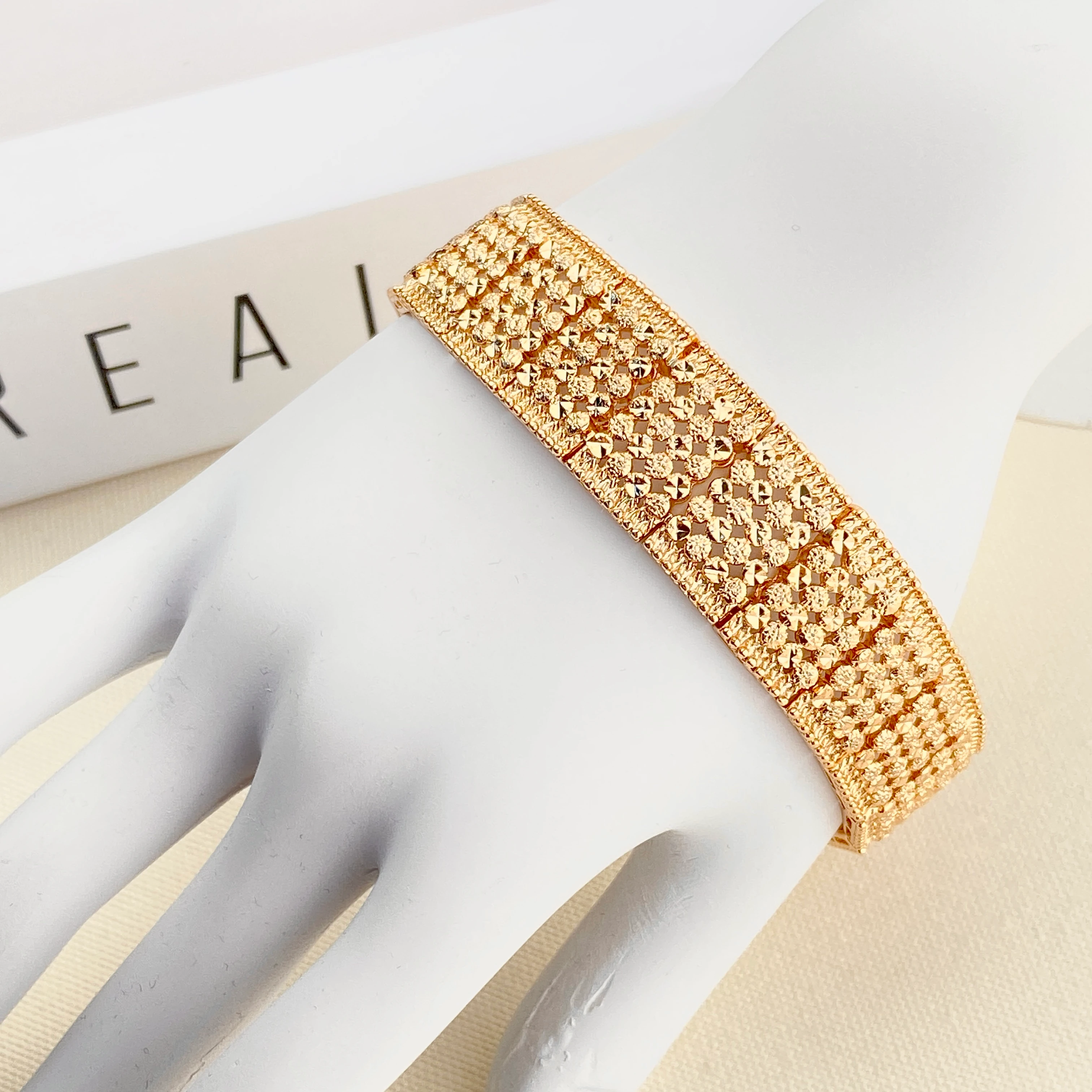 Kadın Bileklik Kalın Hasır Hint İşi Bileklik Çelik Kararmaz Xuping Vip Seri Rose