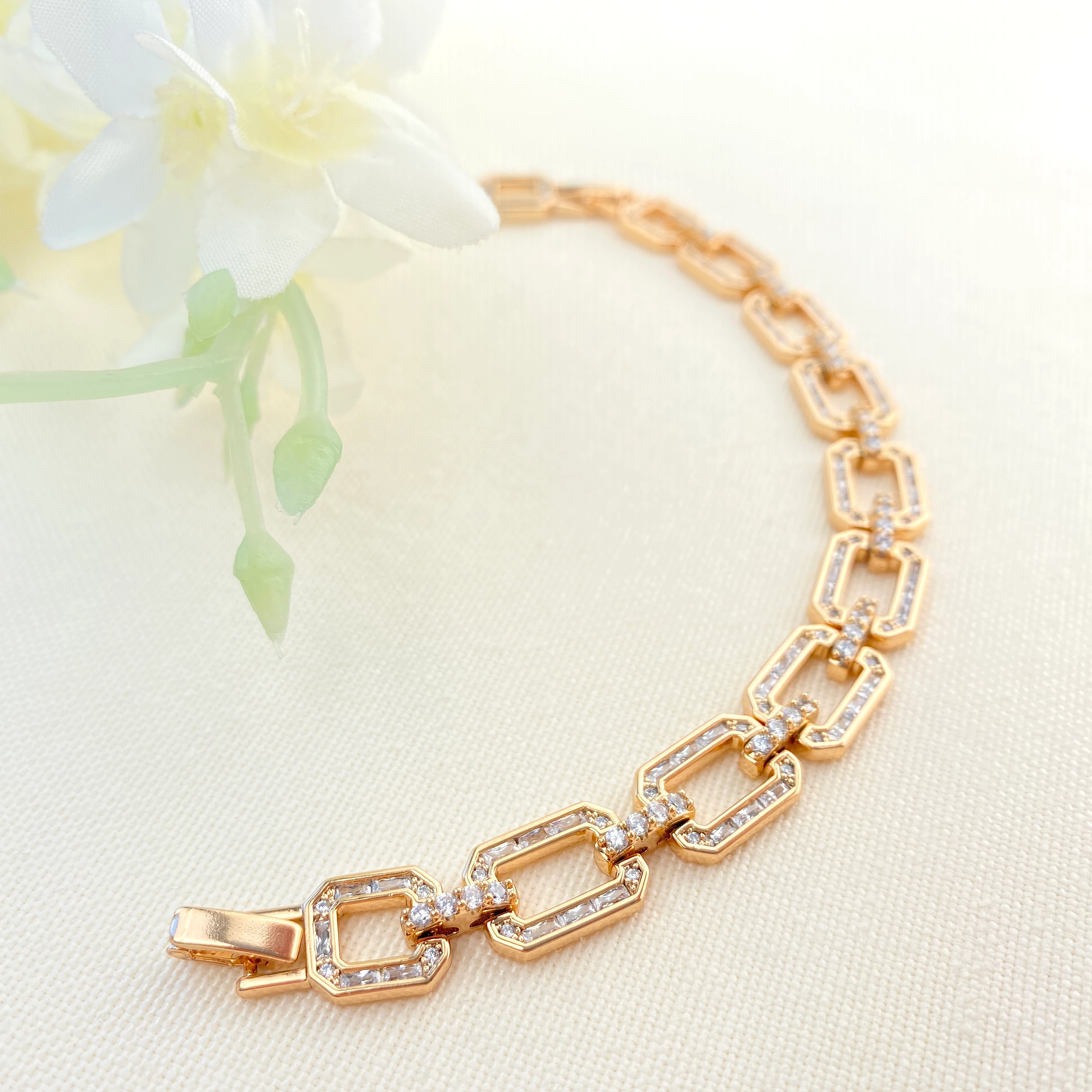 Kadın Bileklik Serenay Model Kare Halka Full Zirkon Kararmaz Xuping Vip Seri Rose 20 cm