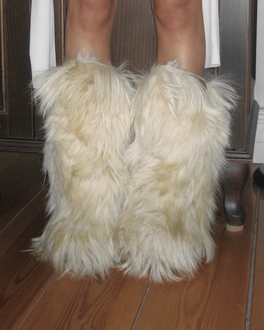 Cream Vintage Yeti Boots