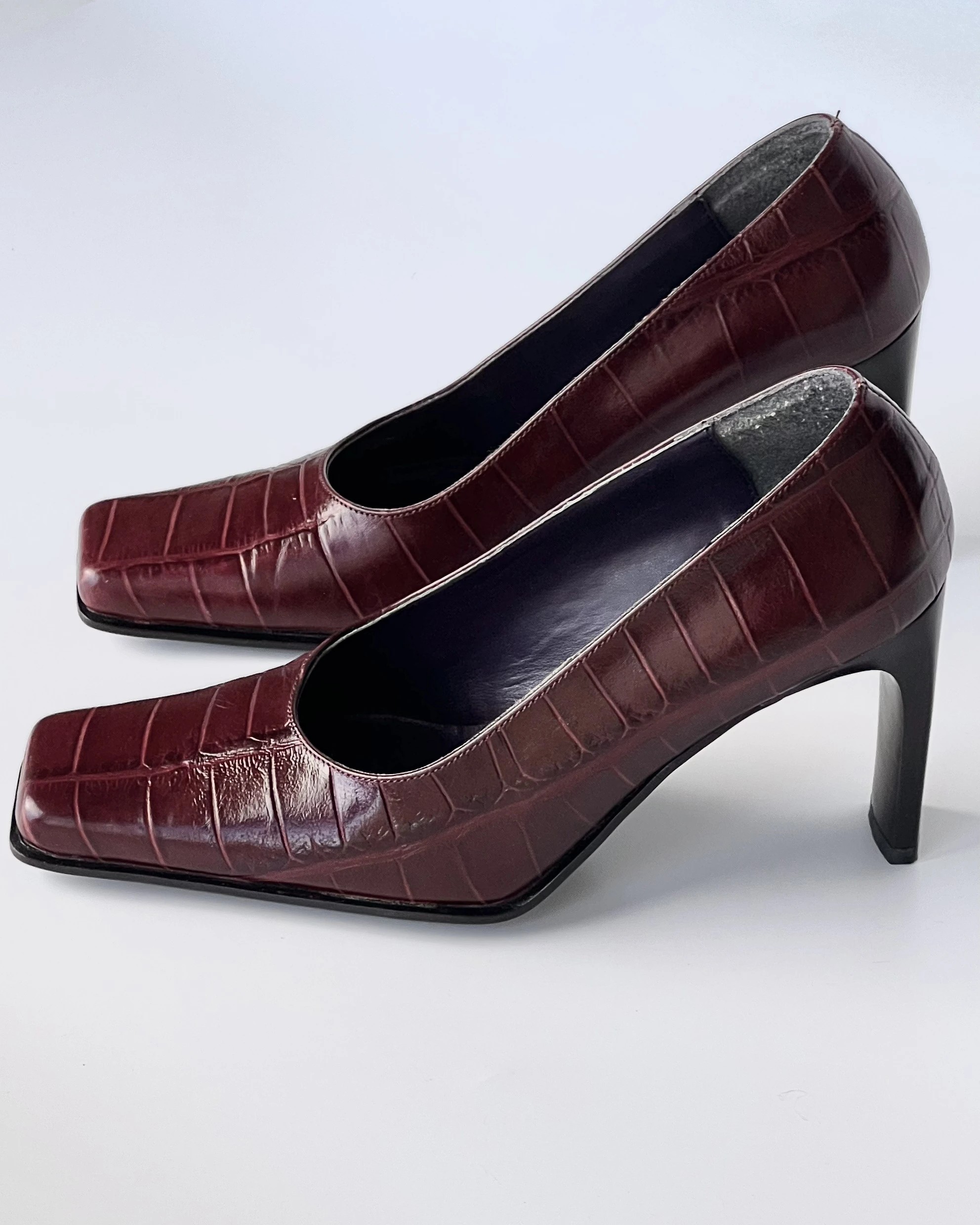 Croc Effect Burgundy Heels