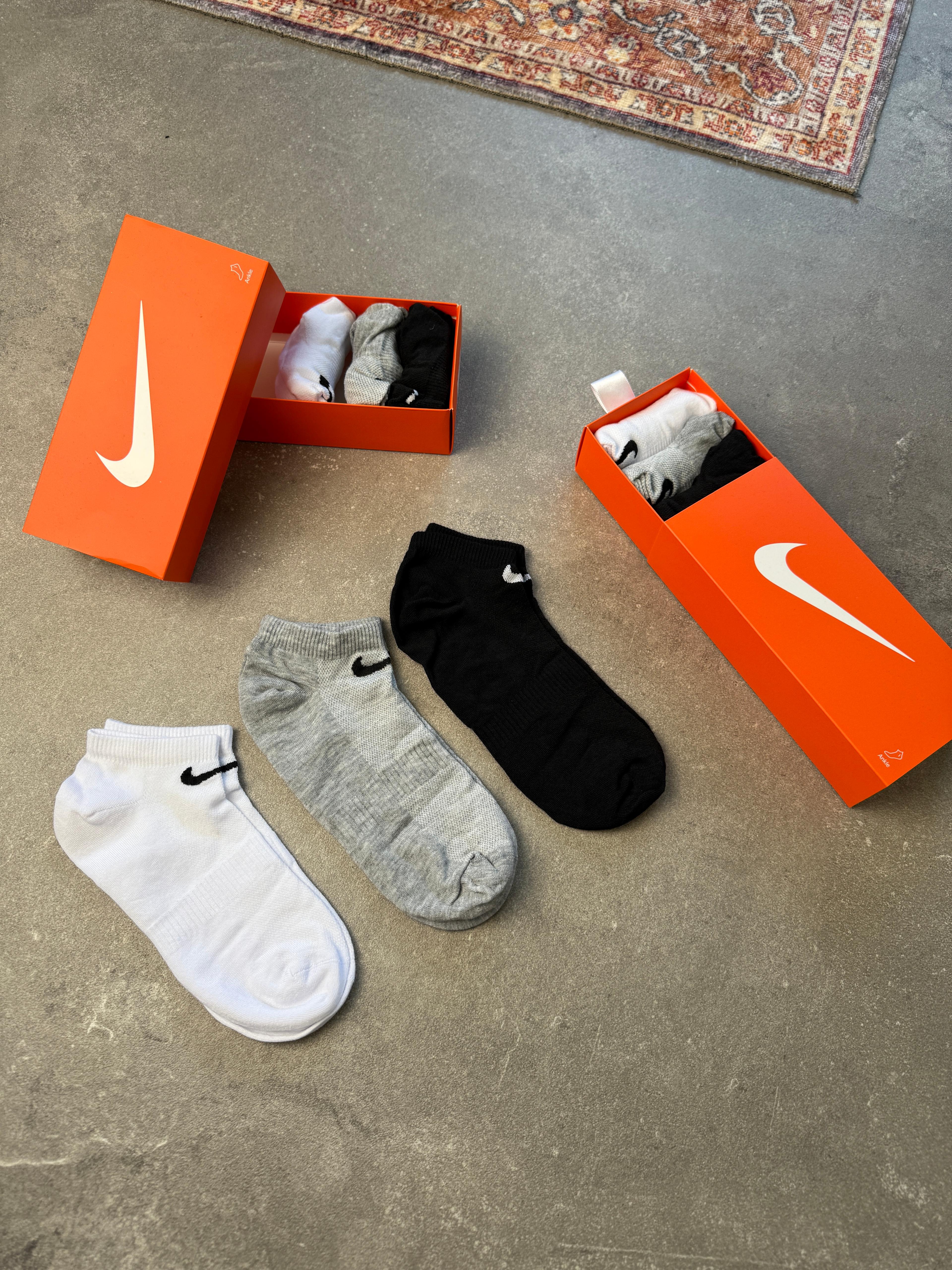 Nike Yeni Sezon Kutulu Kısa Bilek Çorap l N-1060