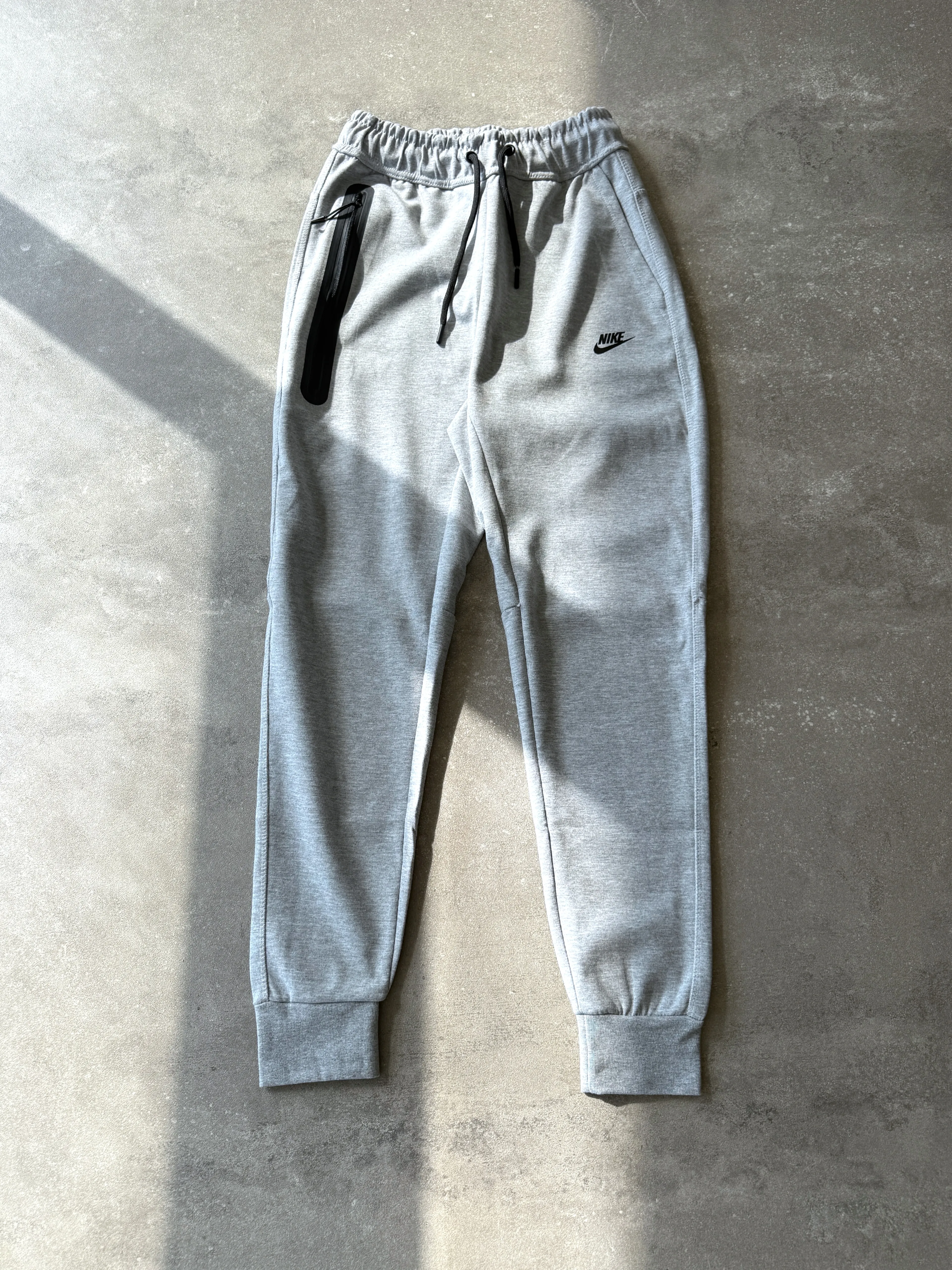 Nike  Tech Fleece Jogger  l  N-1110 - Gri
