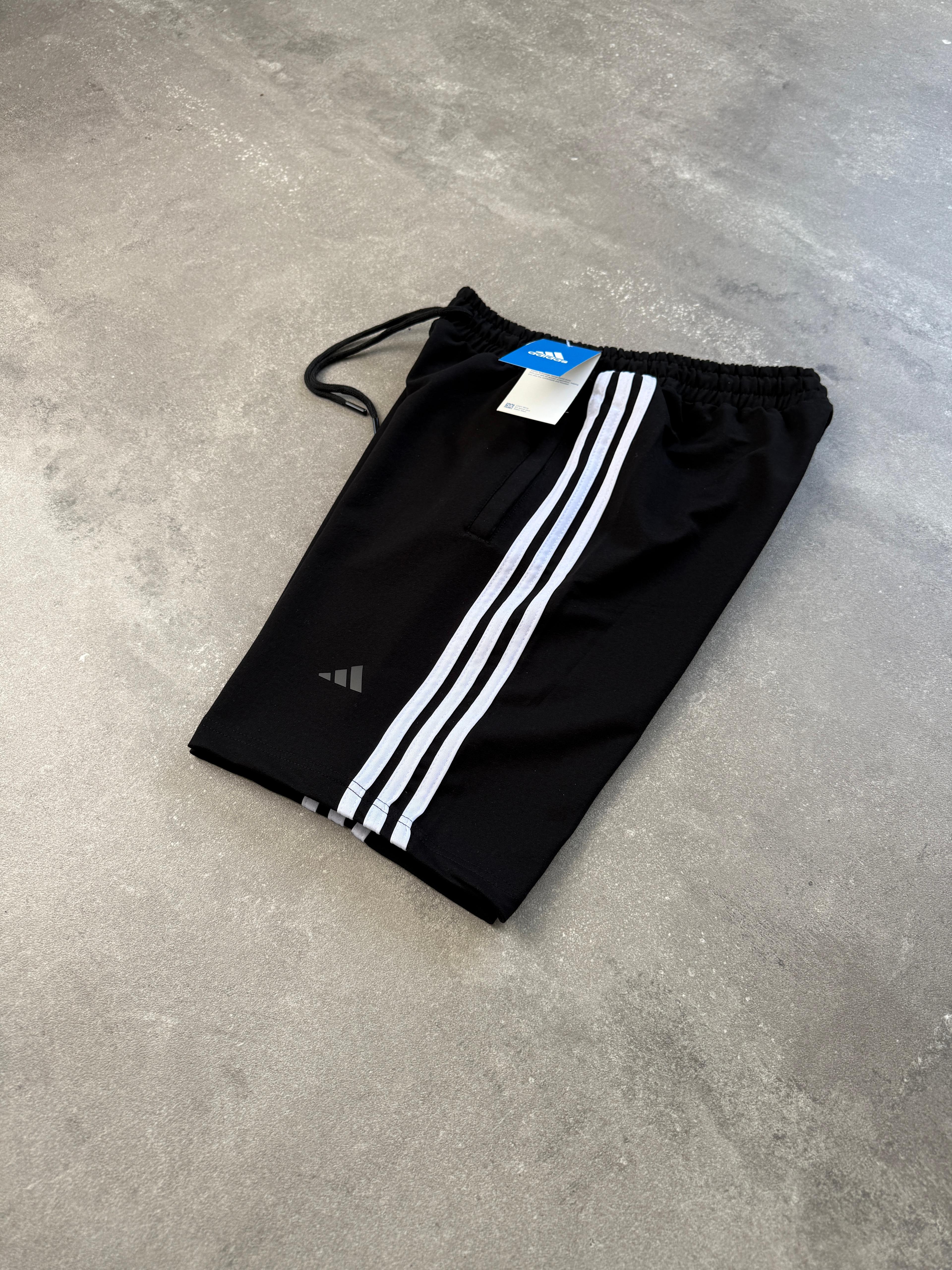 Adidas 3 Side Stripes  Şort l  Siyah AD-1003