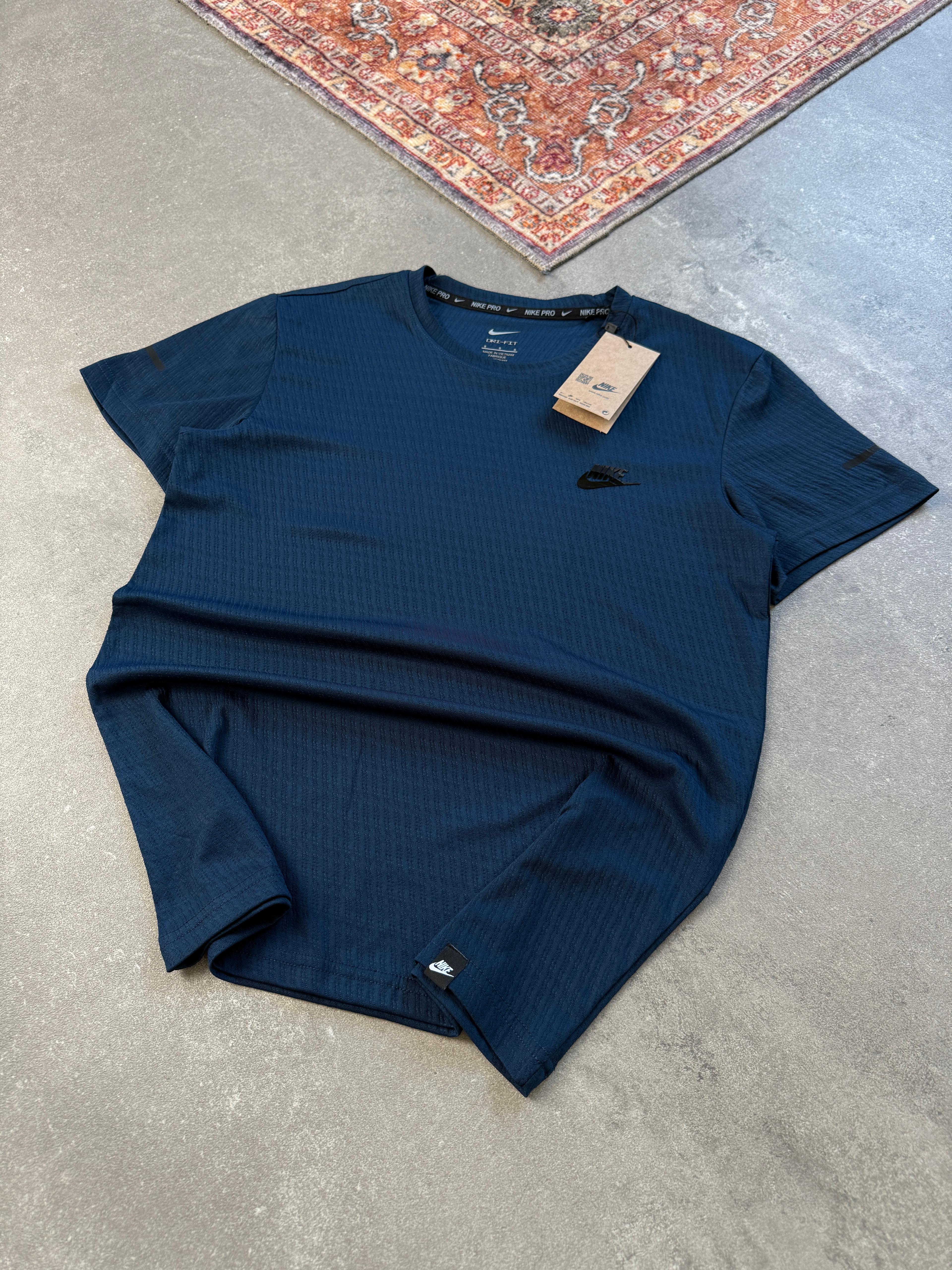 Nike Mini Logo Clima Kumaş İşleme T-Shirt |  N-1070 - Lacivert
