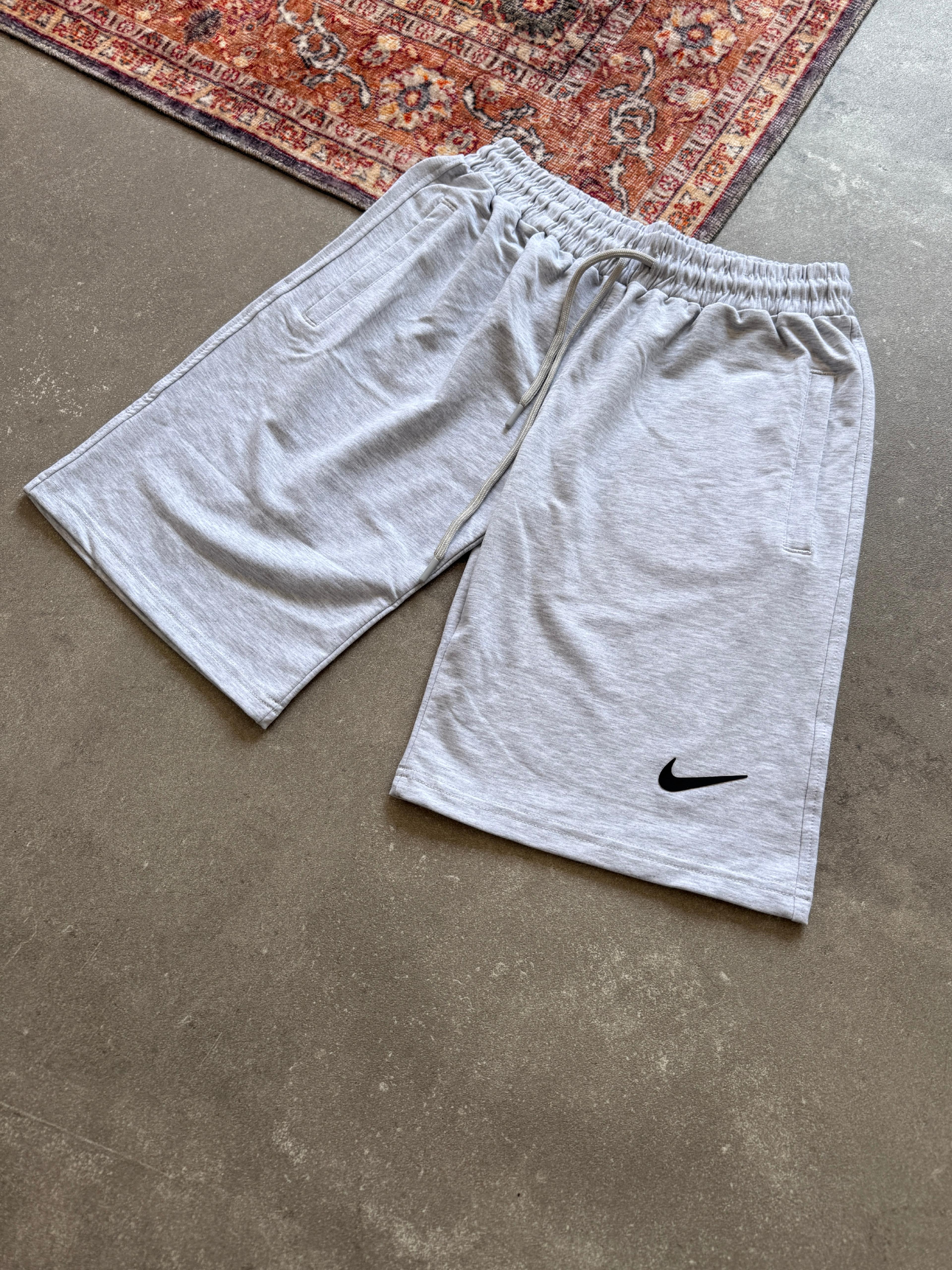 Nike Swoosh Logo  l Şort  N-1063 - Gri