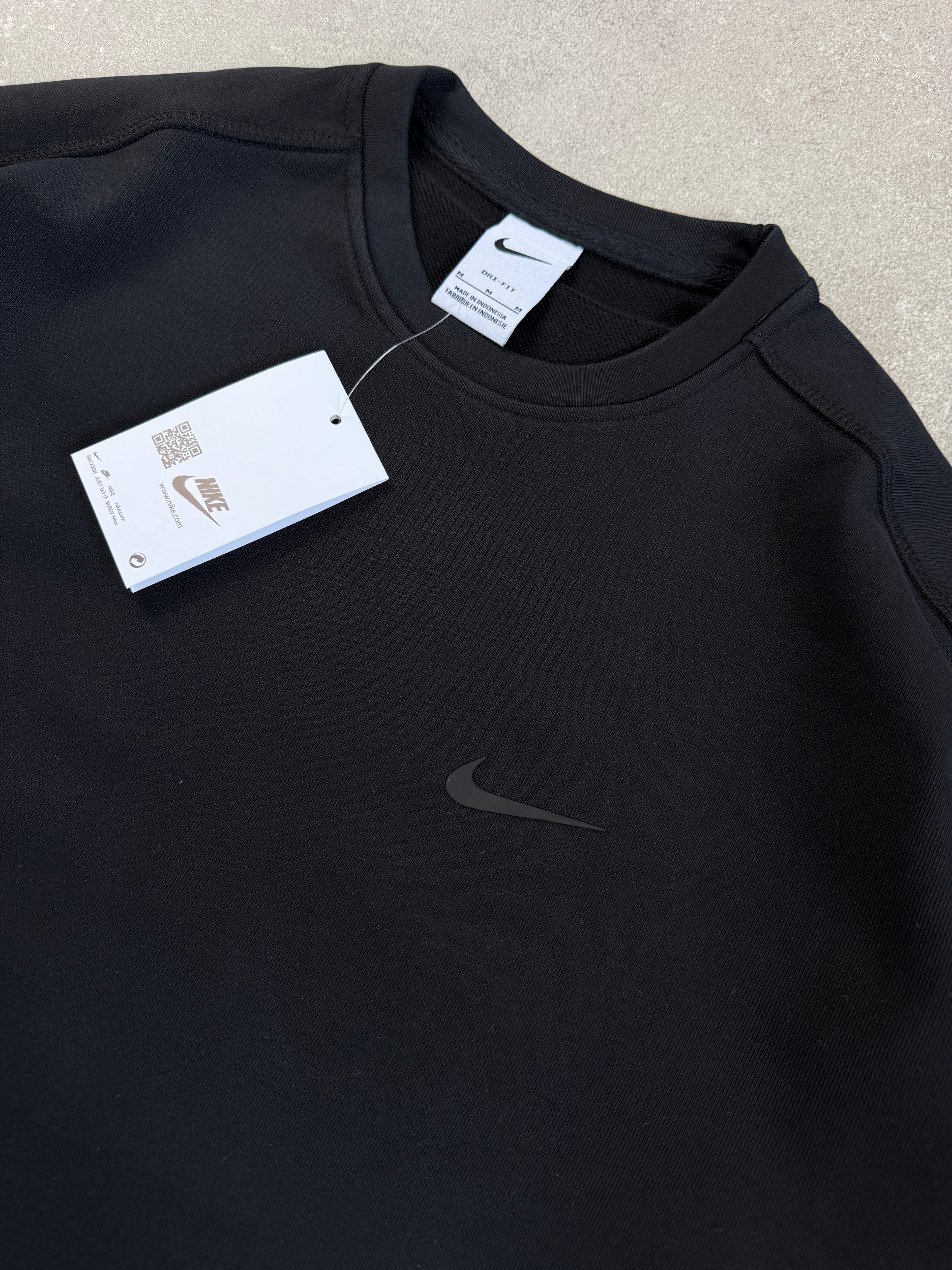 Nike Swoosh Logo Premium  Sweatshirt l N-1107