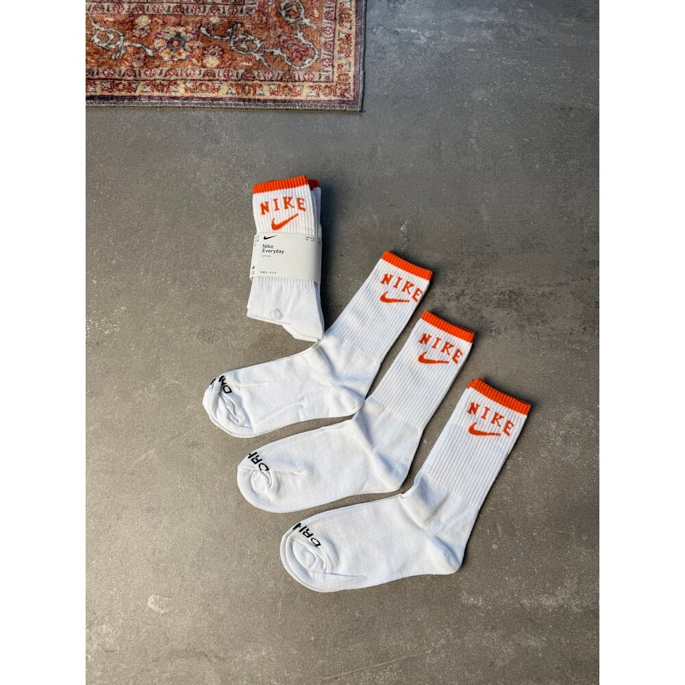 Nike  Everyday  Basic Uzun Çorap  l N-1037